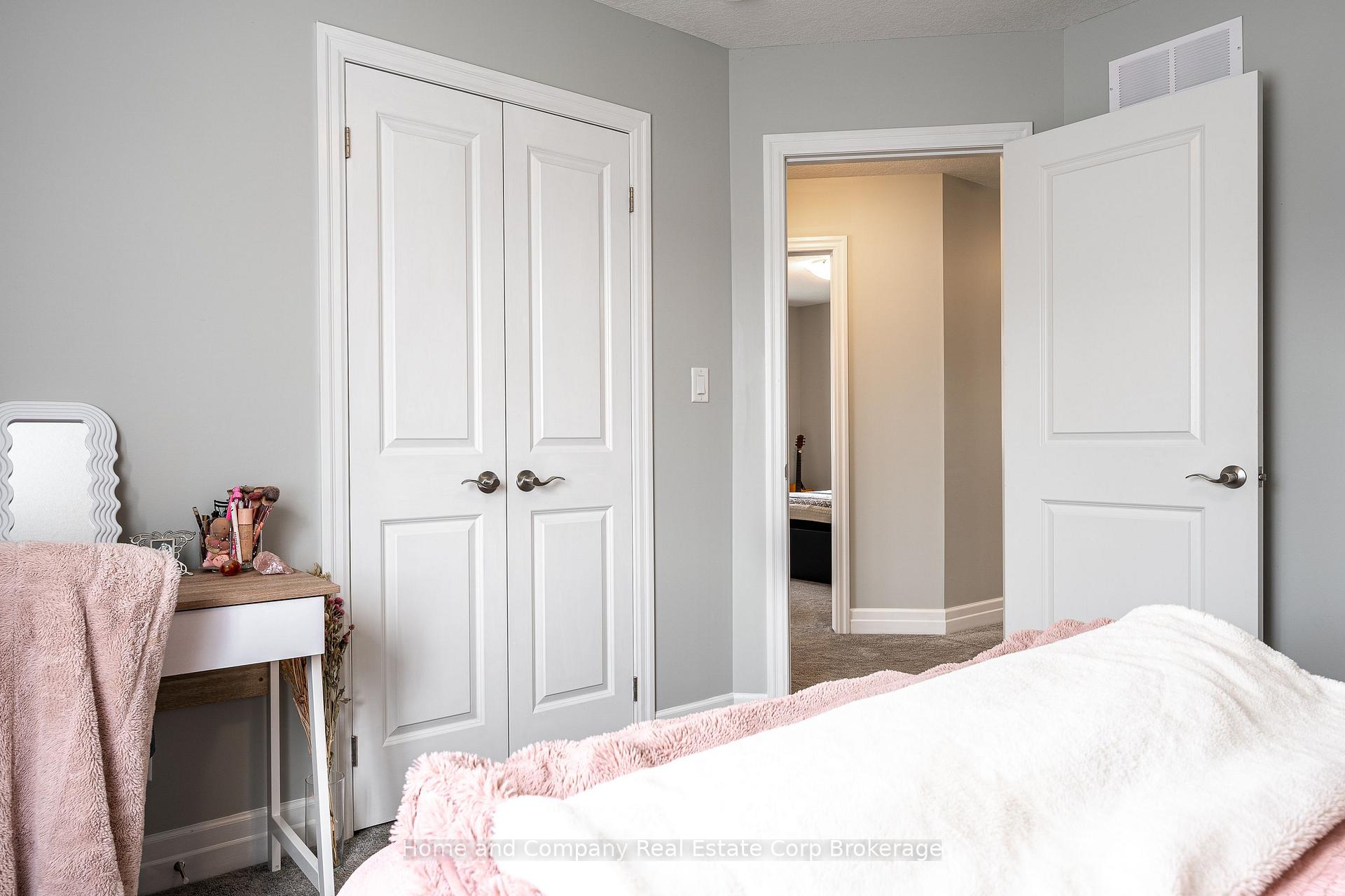 Photo 30 of 40 Robertson Dr, Stratford — HOMEH