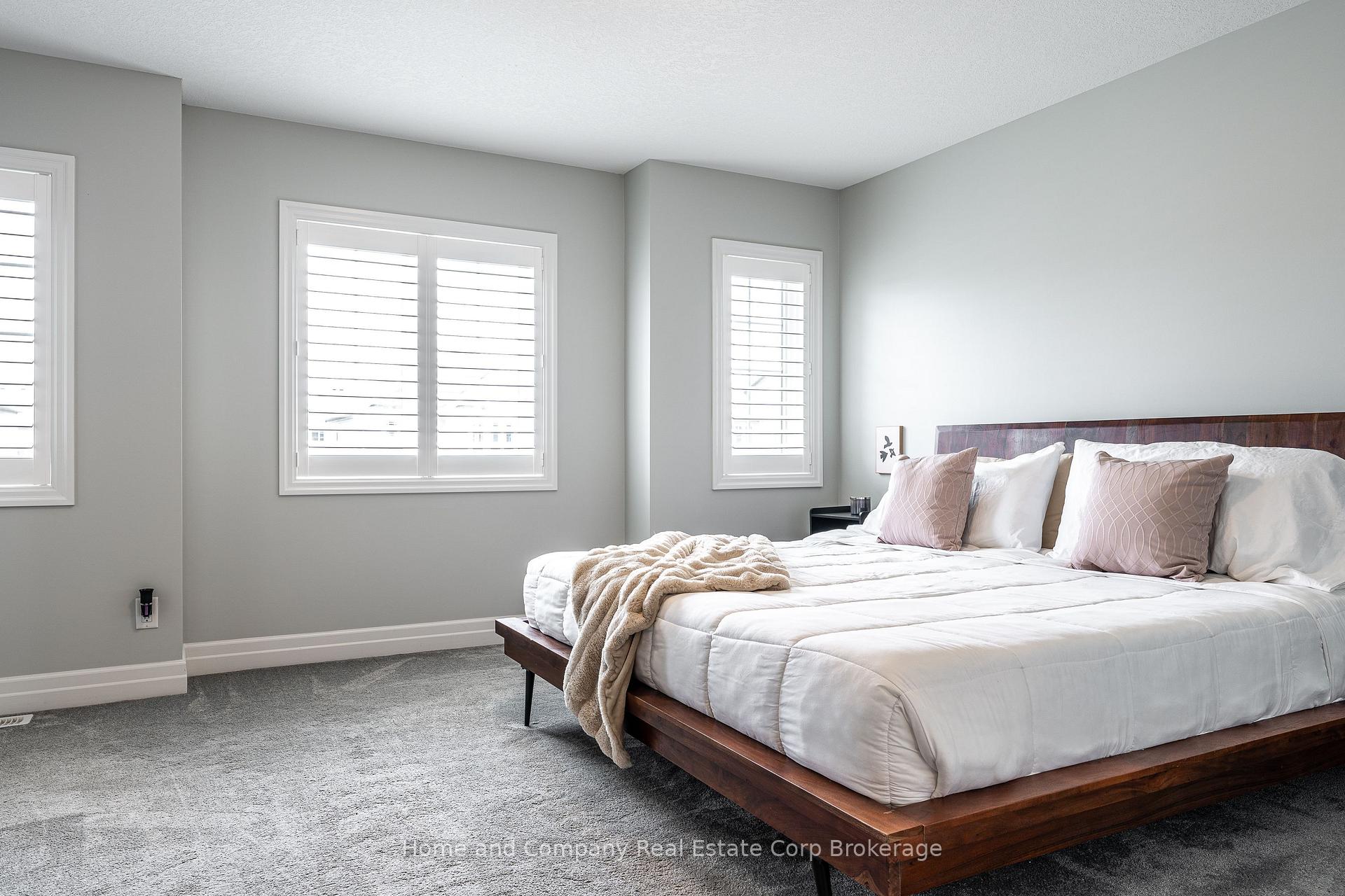 Photo 32 of 40 Robertson Dr, Stratford — HOMEH