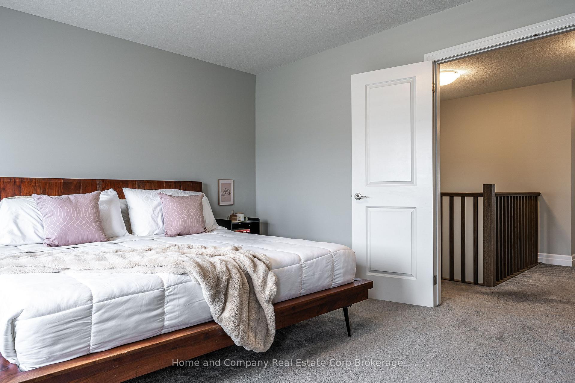 Photo 34 of 40 Robertson Dr, Stratford — HOMEH