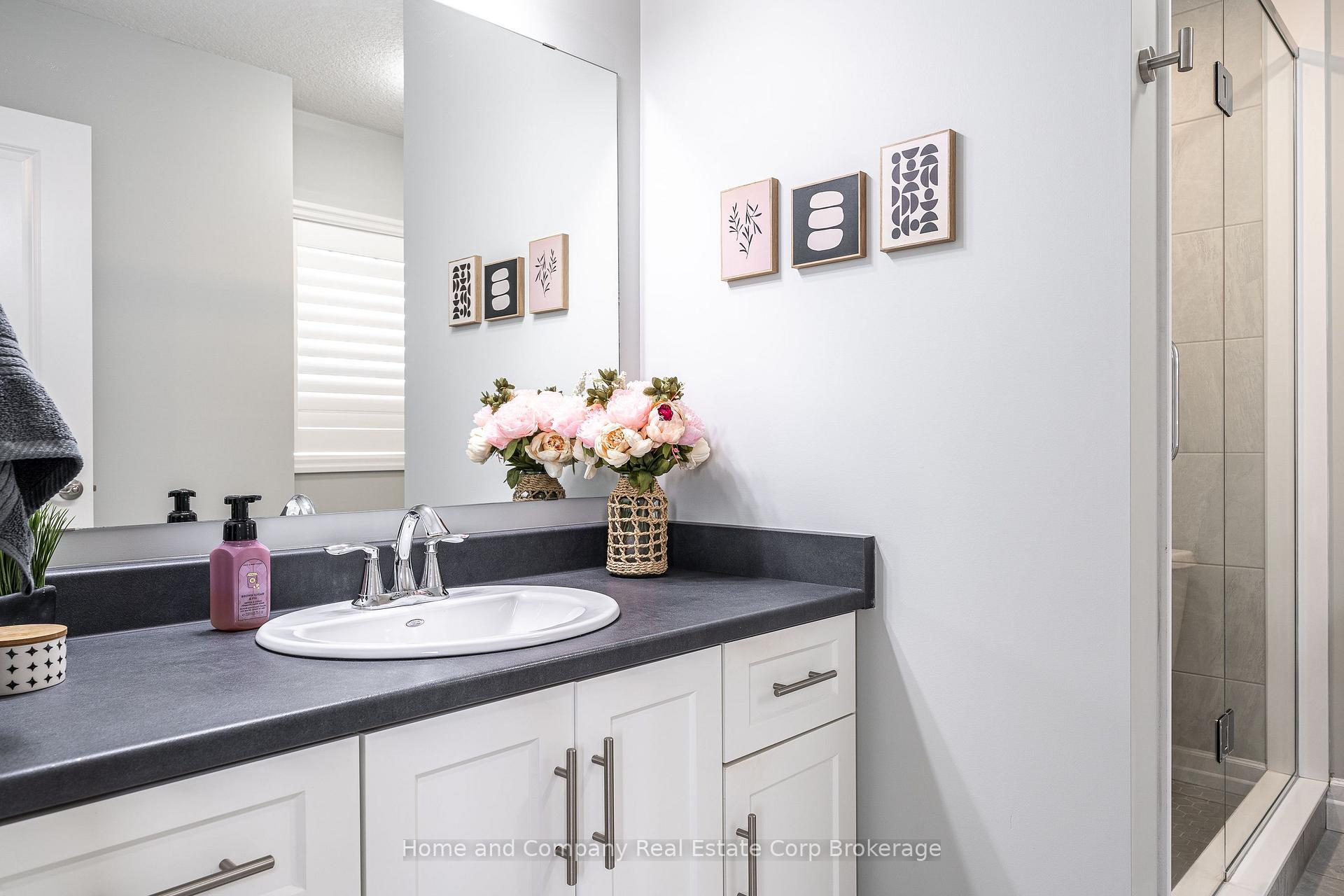 Photo 36 of 40 Robertson Dr, Stratford — HOMEH