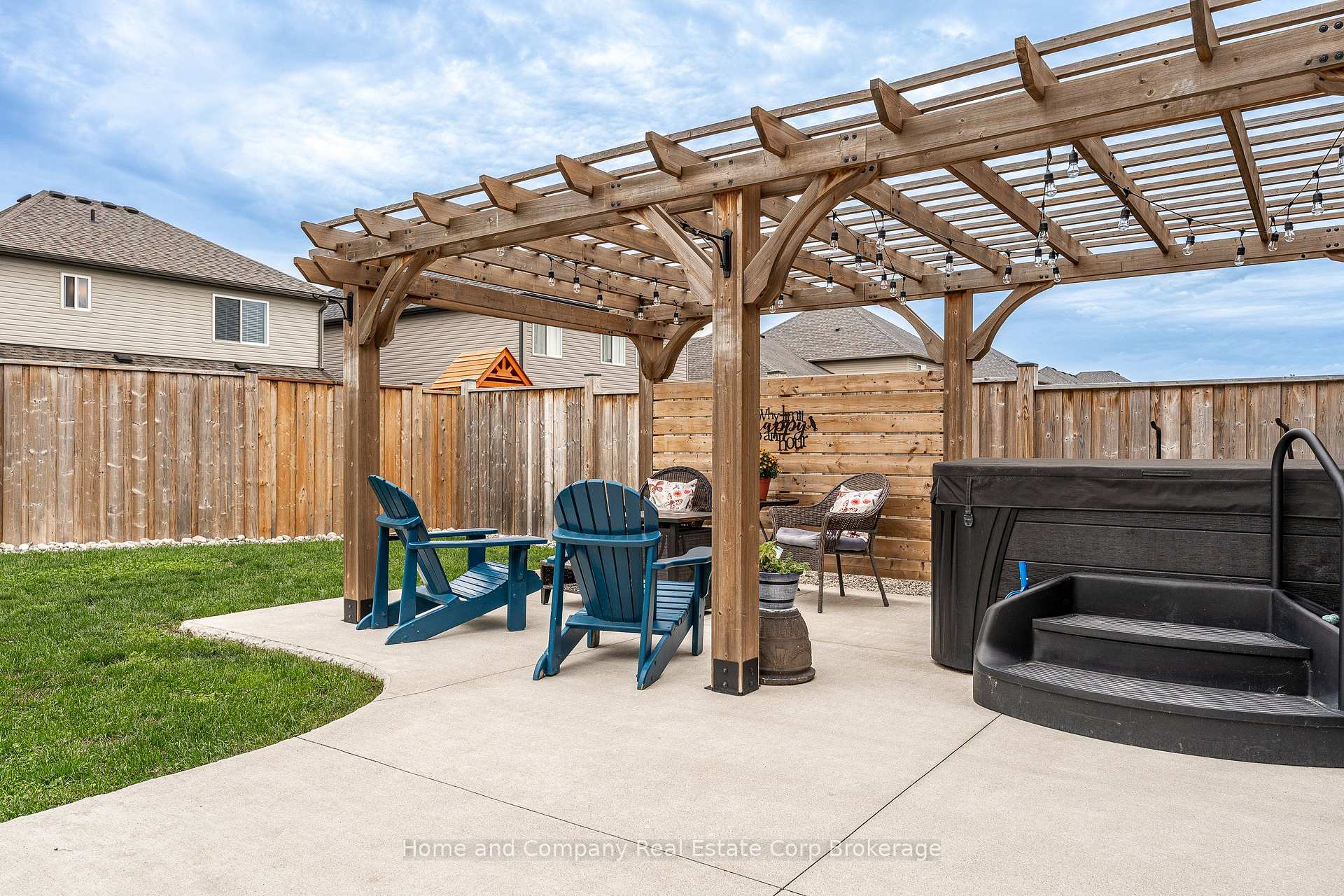 Photo 38 of 40 Robertson Dr, Stratford — HOMEH