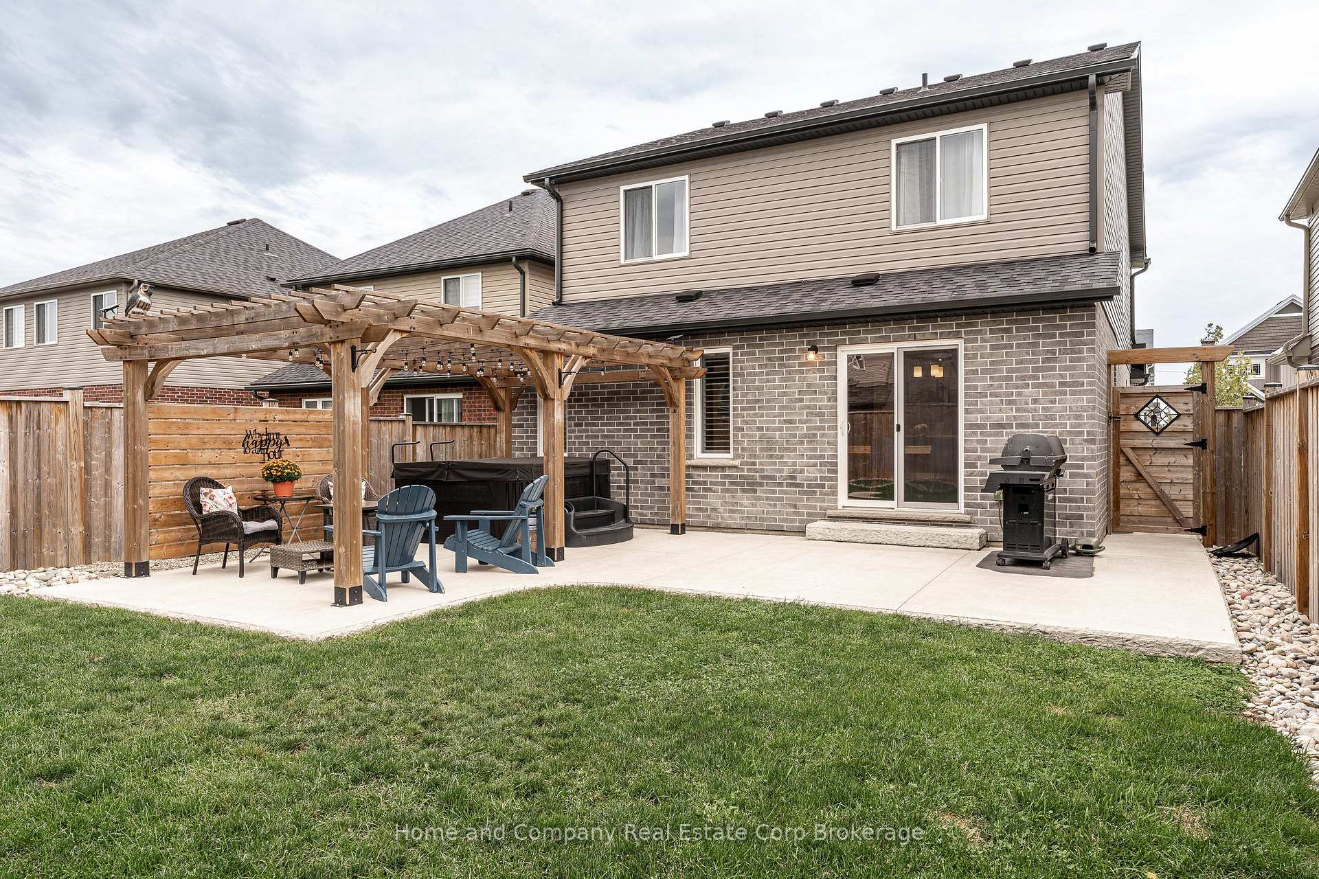 Photo 40 of 40 Robertson Dr, Stratford — HOMEH
