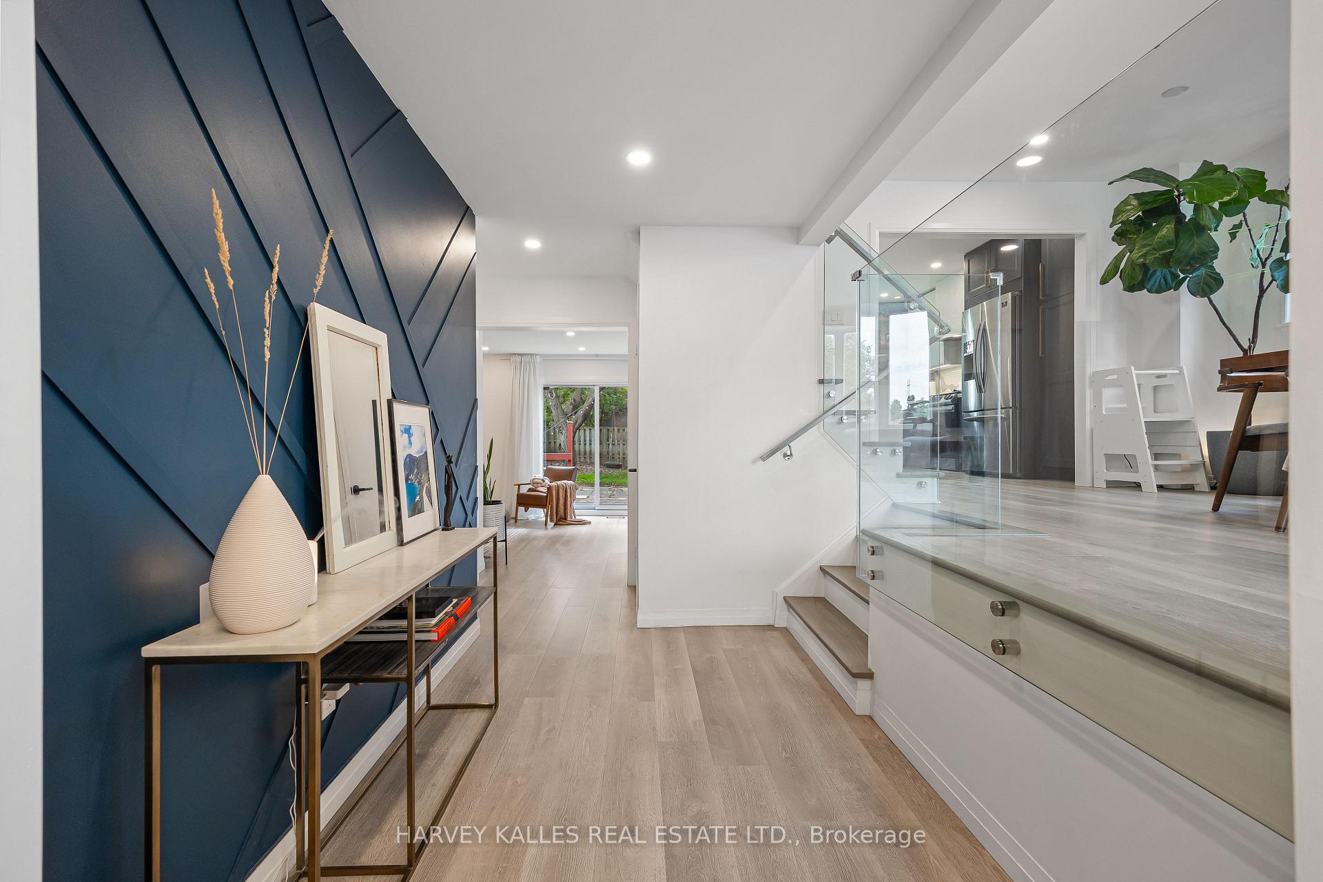 Photo 10 of 213 Simonston Boulevard, Markham, German Mills — HOMEH