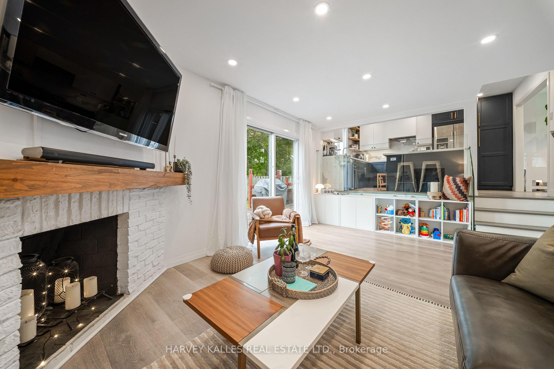 Photo 13 of 213 Simonston Boulevard, Markham, German Mills — HOMEH
