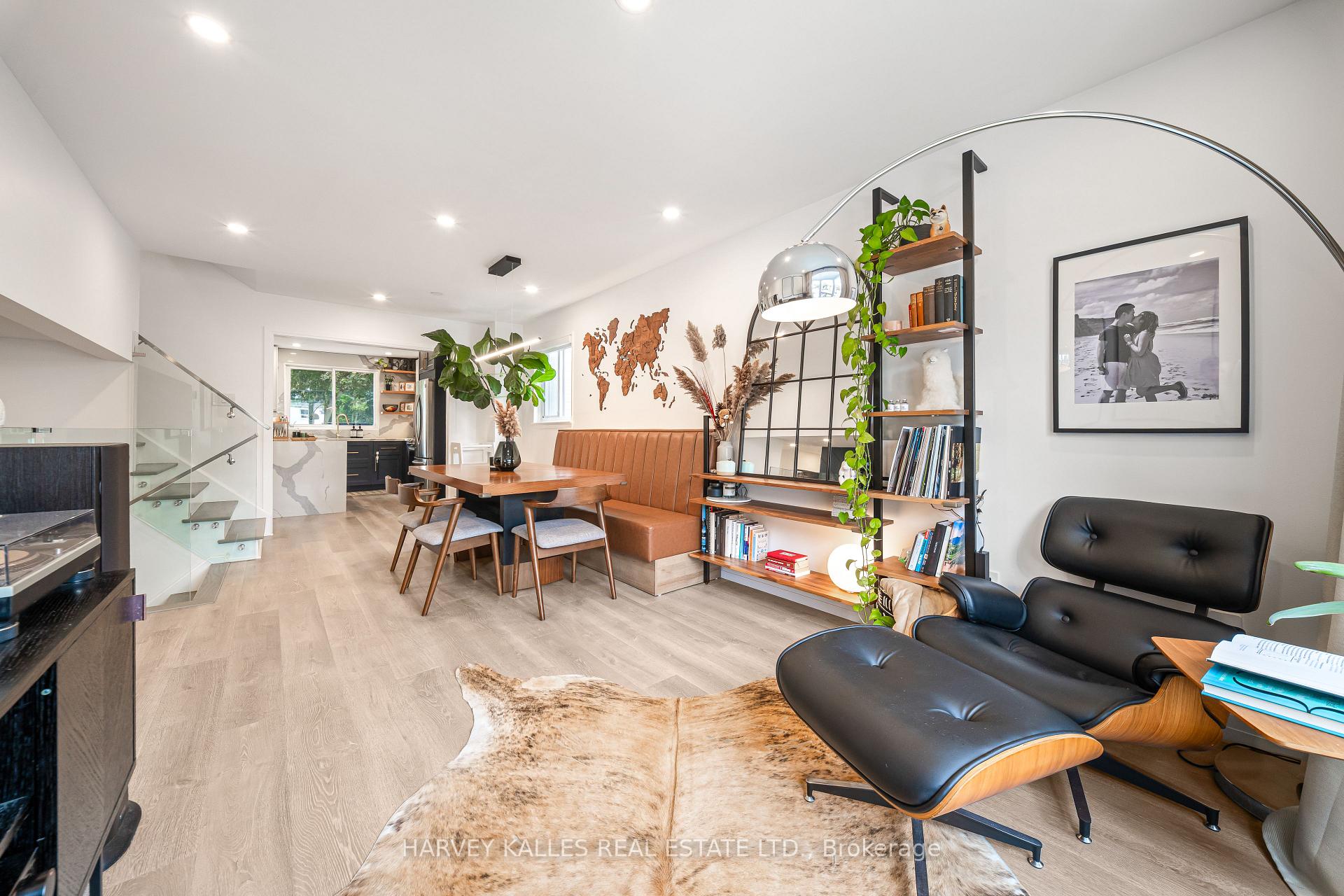 Photo 5 of 213 Simonston Boulevard, Markham, German Mills — HOMEH