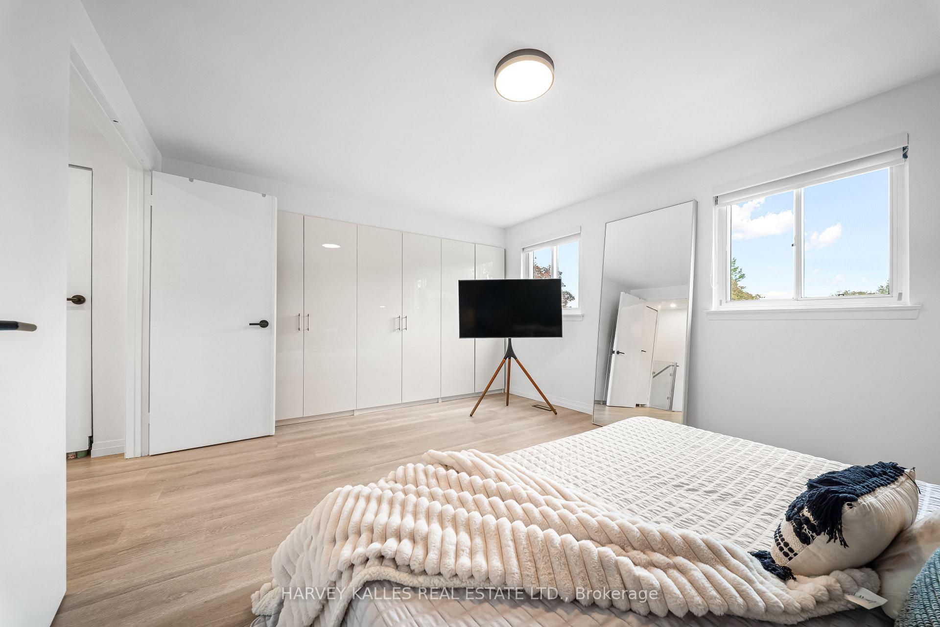 Photo 32 of 213 Simonston Boulevard, Markham, German Mills — HOMEH