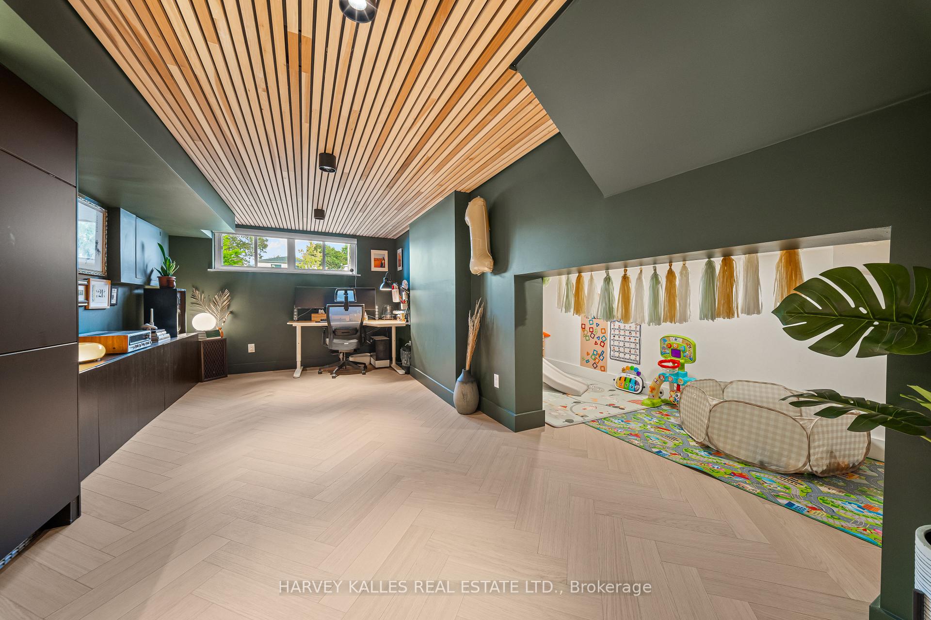Photo 34 of 213 Simonston Boulevard, Markham, German Mills — HOMEH