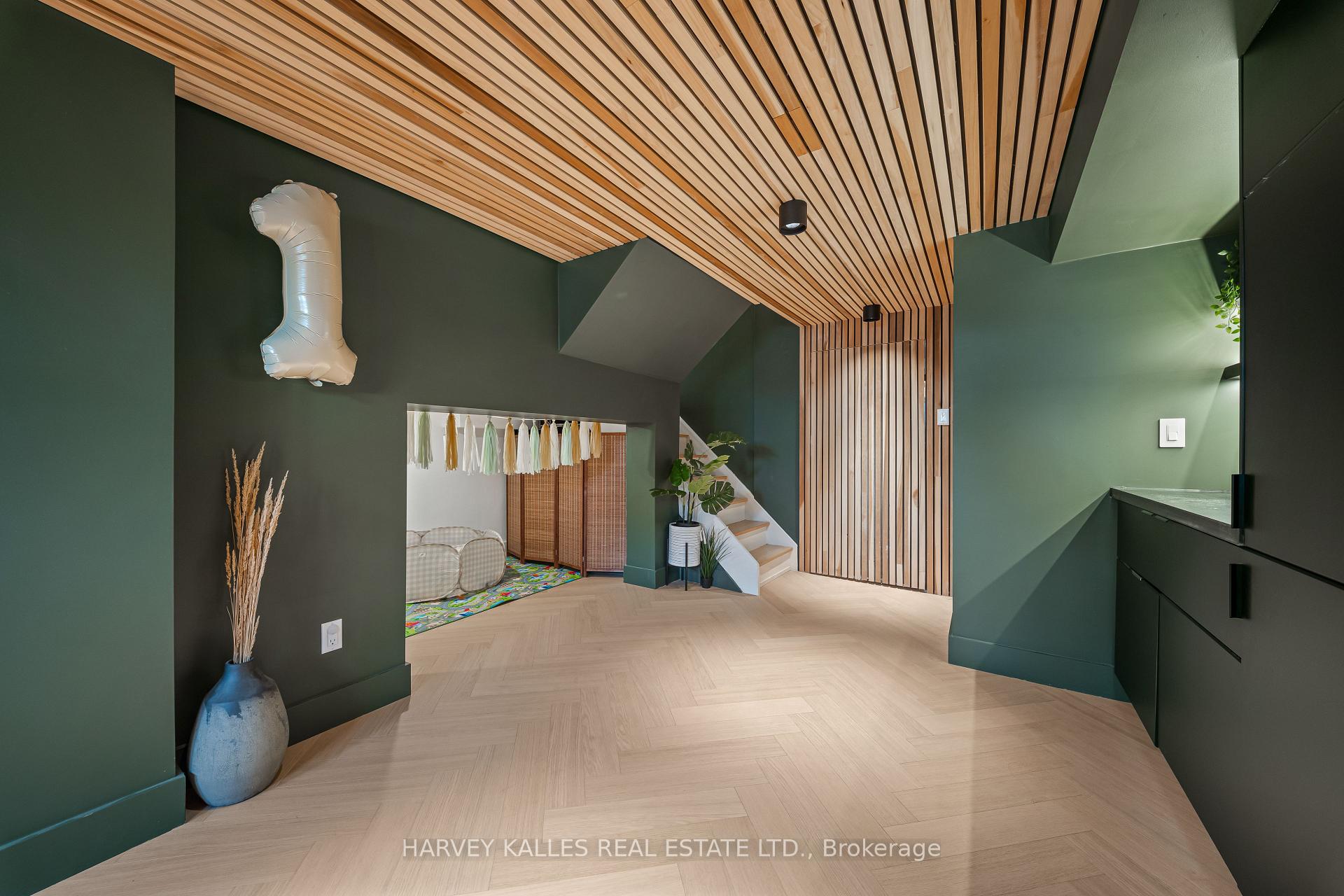 Photo 36 of 213 Simonston Boulevard, Markham, German Mills — HOMEH