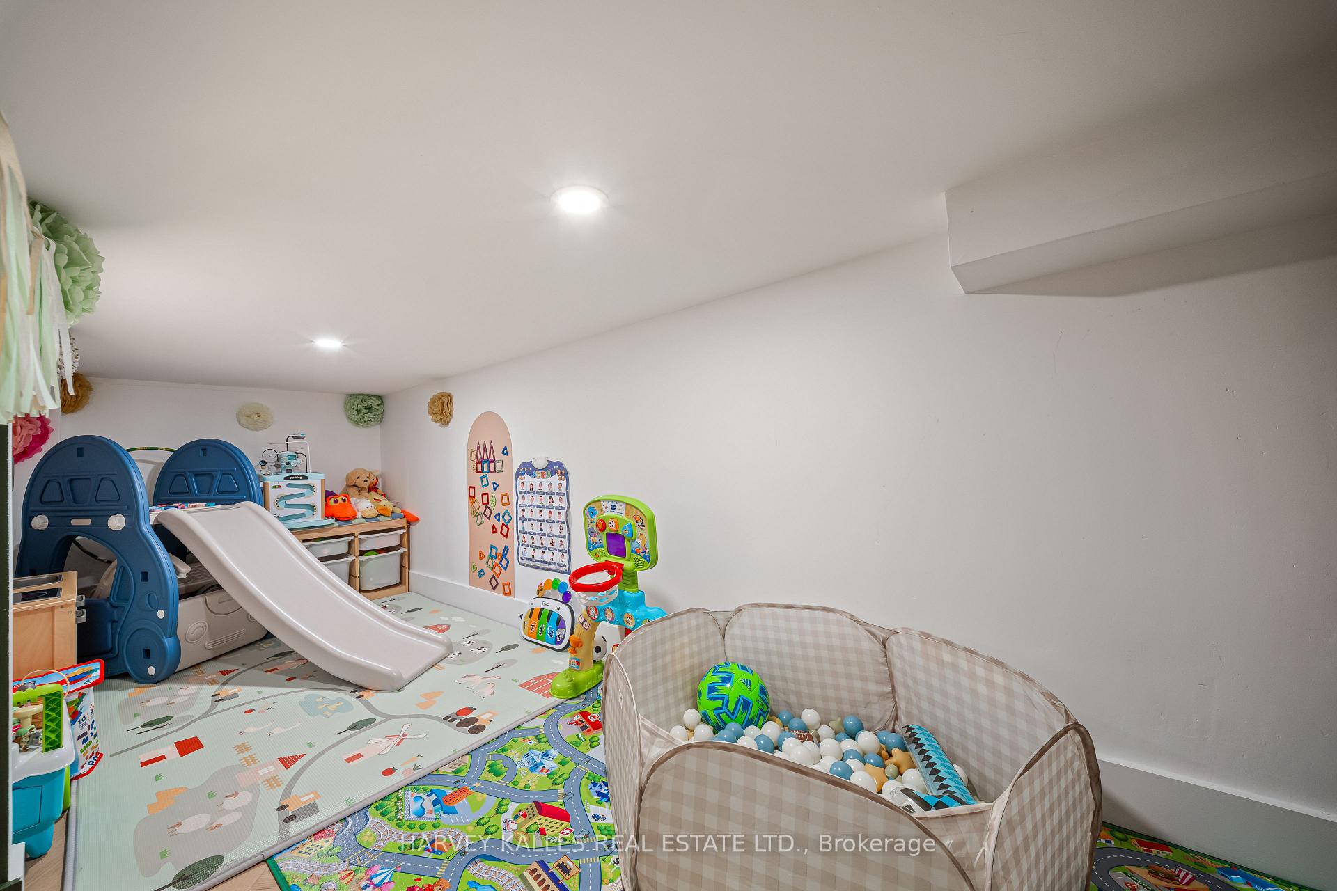 Photo 37 of 213 Simonston Boulevard, Markham, German Mills — HOMEH