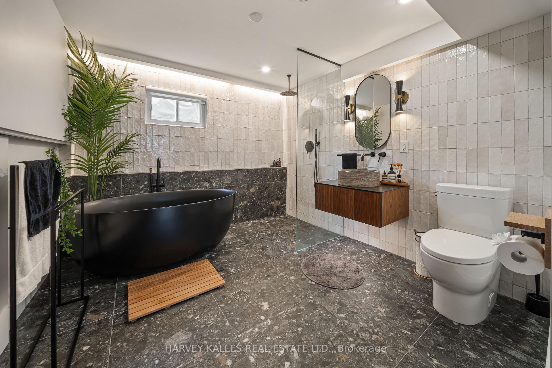 Photo 38 of 213 Simonston Boulevard, Markham, German Mills — HOMEH