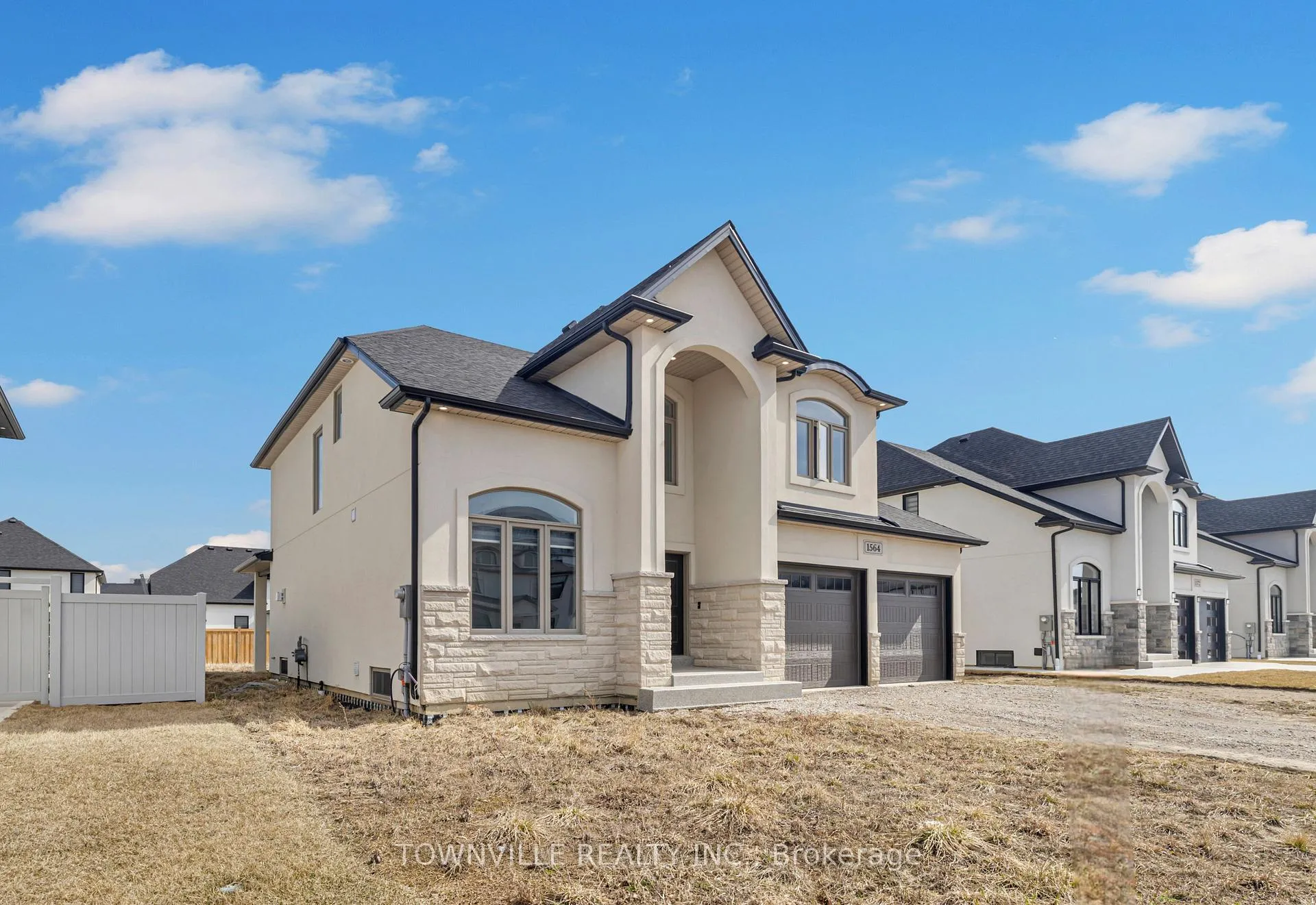 Photo 5 of 1564 Virtue Lane, Windsor — HOMEH