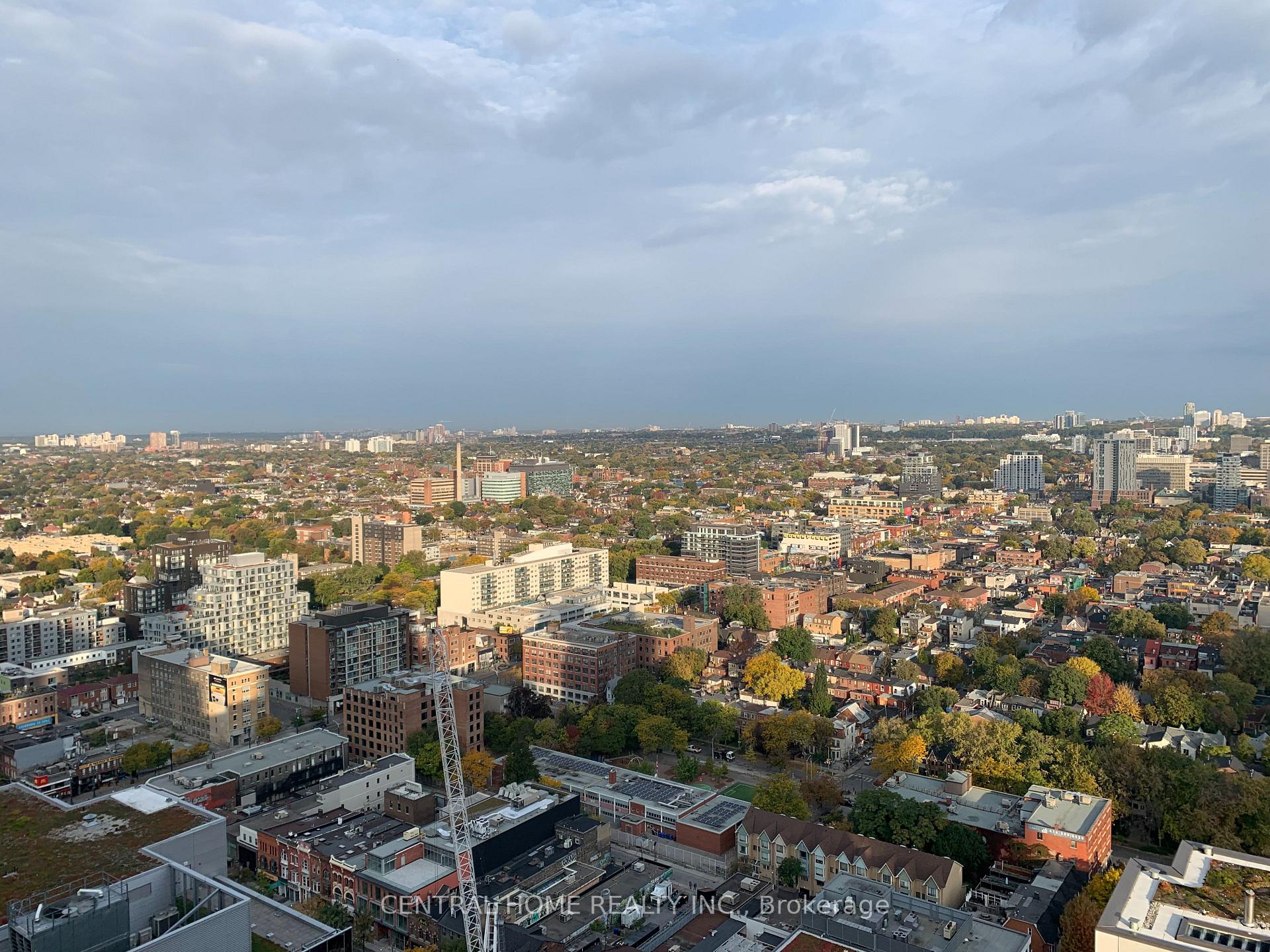 Photo 2 of 125 Peter Street, Toronto, Waterfront Communities — HOMEH