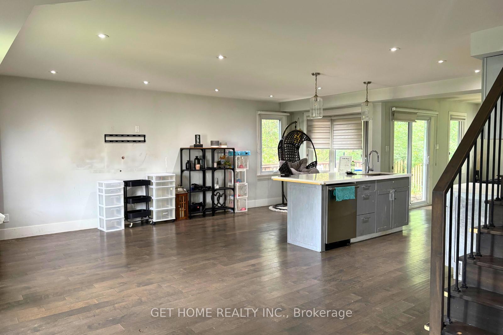 Photo 2 of 1112 Centre Street S, Whitby, Downtown Whitby — HOMEH