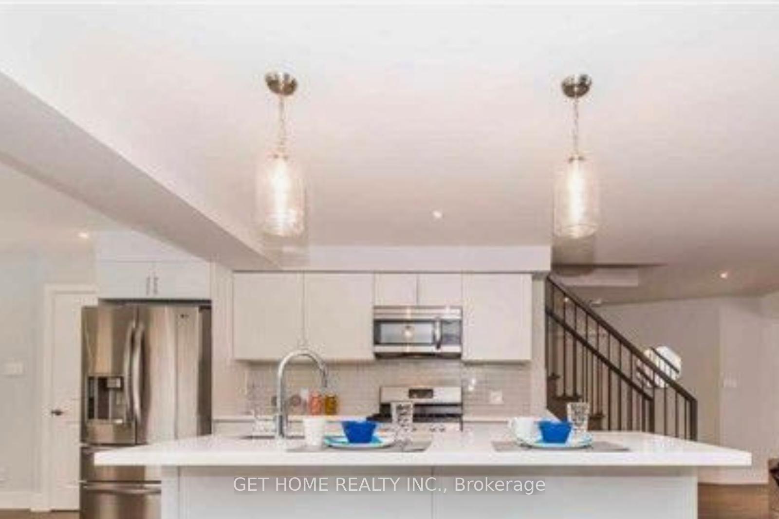 Photo 3 of 1112 Centre Street S, Whitby, Downtown Whitby — HOMEH