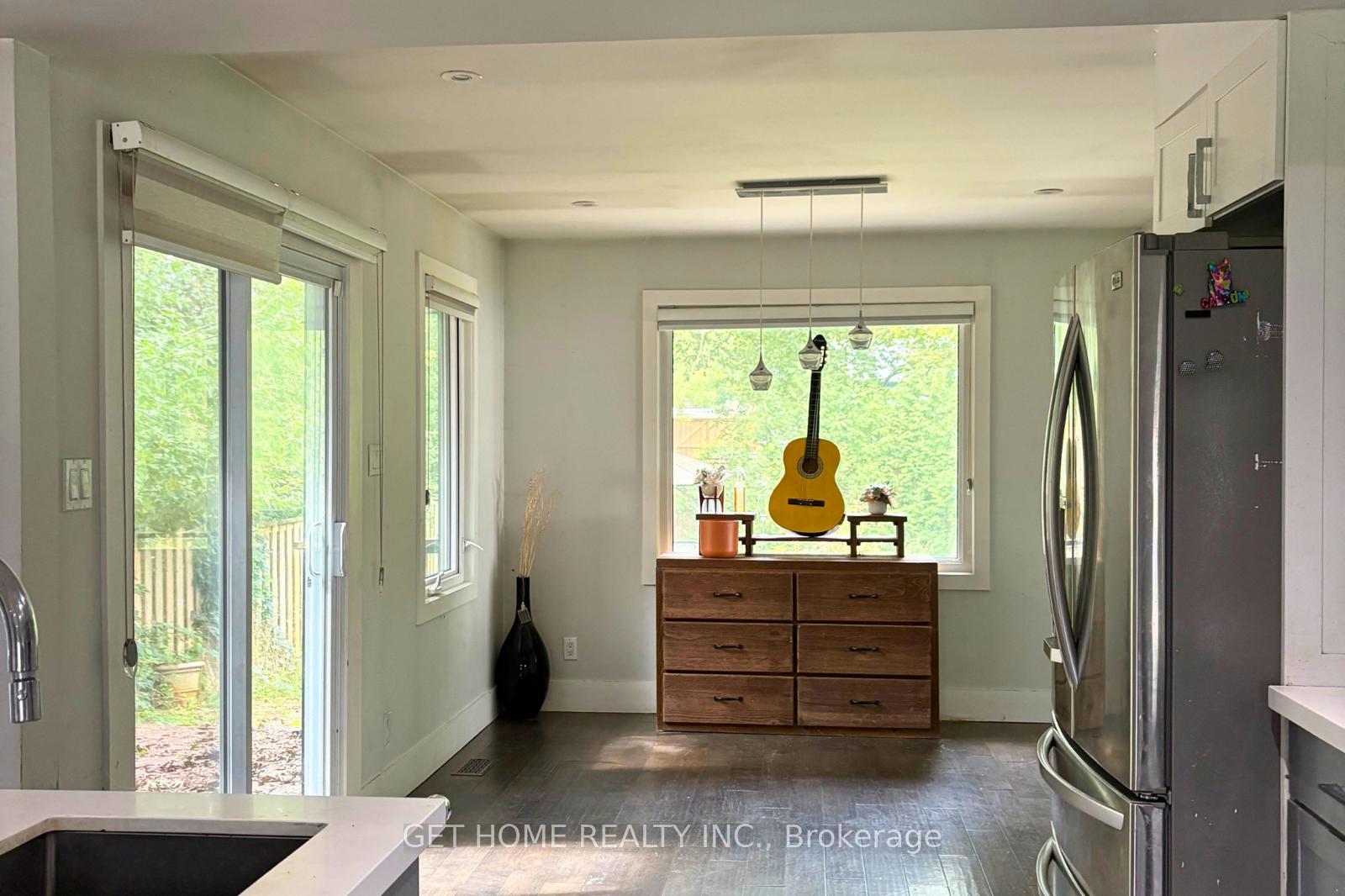 Photo 4 of 1112 Centre Street S, Whitby, Downtown Whitby — HOMEH