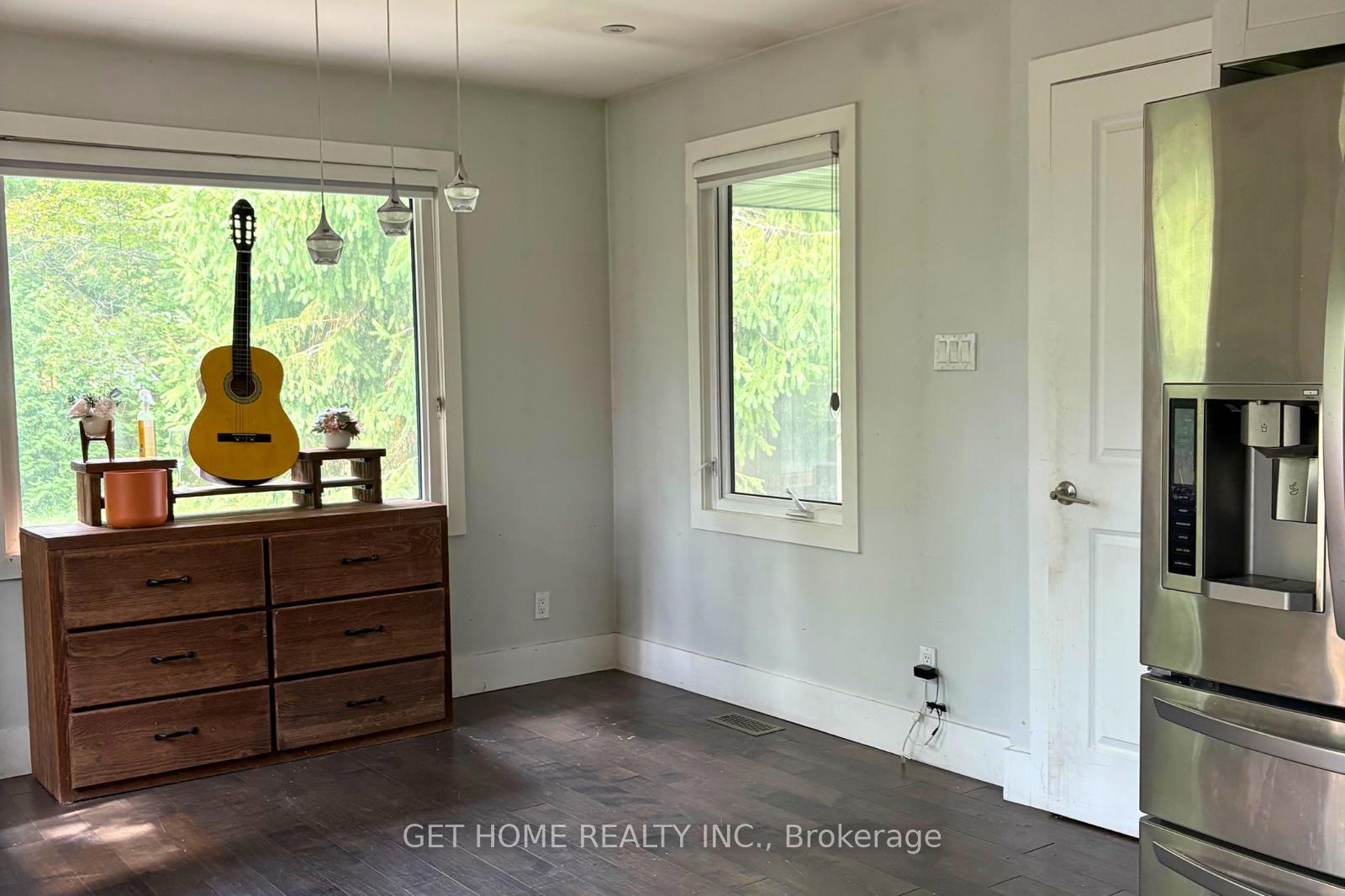 Photo 5 of 1112 Centre Street S, Whitby, Downtown Whitby — HOMEH