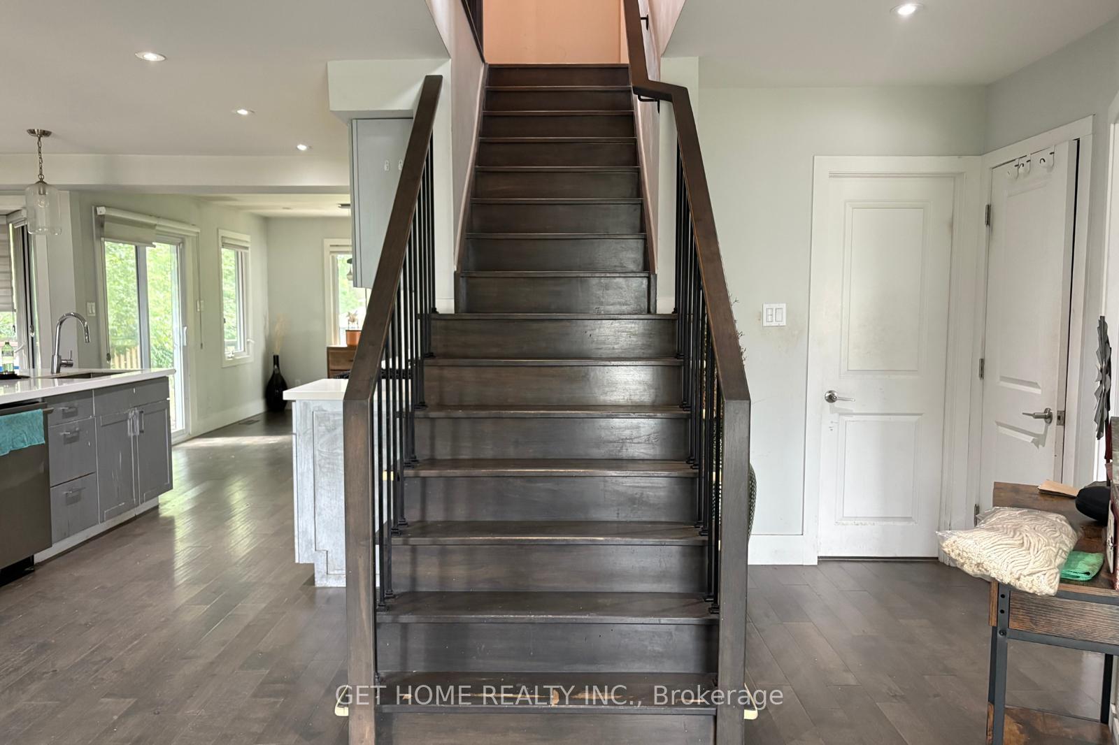Photo 6 of 1112 Centre Street S, Whitby, Downtown Whitby — HOMEH