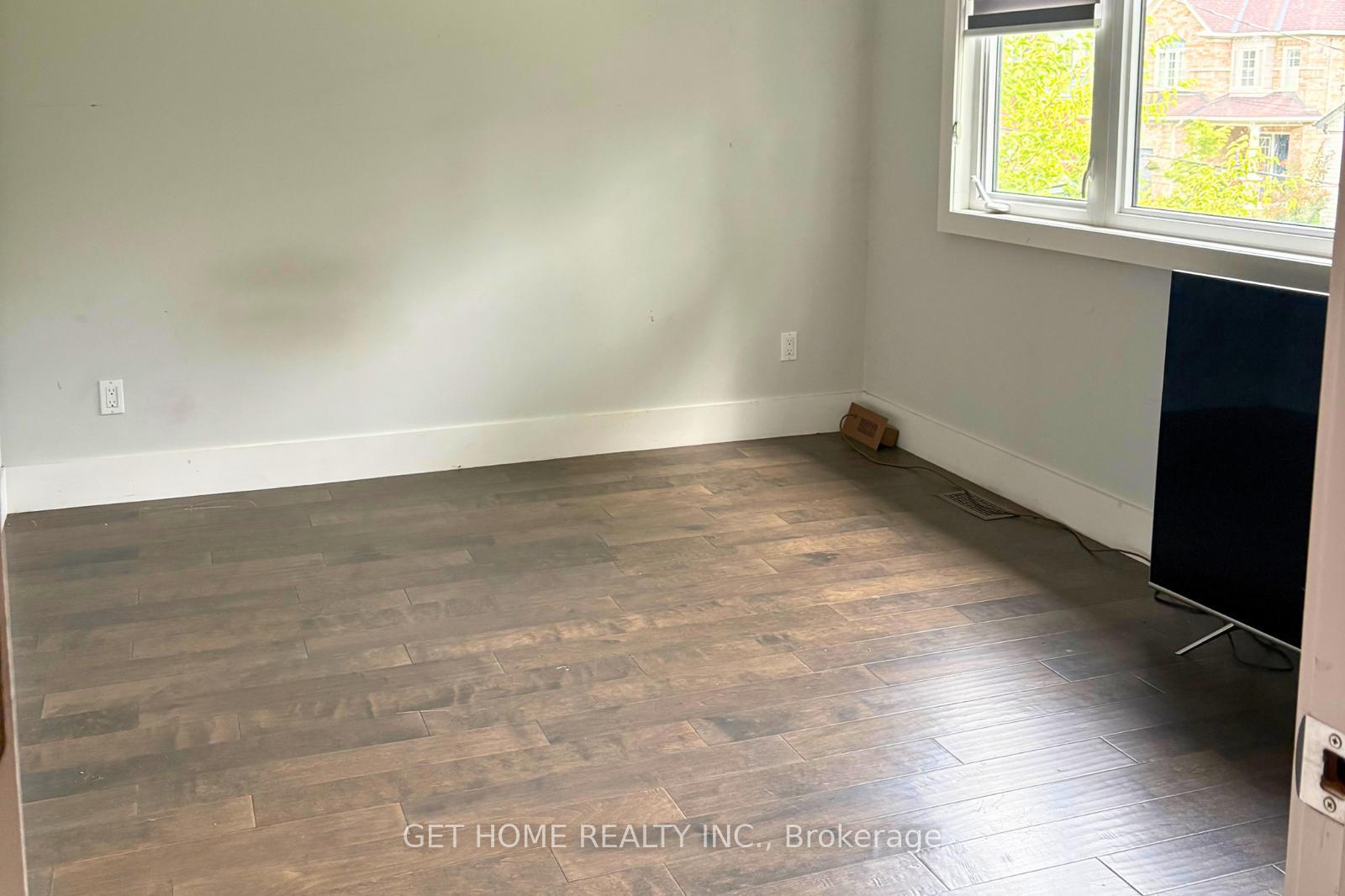 Photo 8 of 1112 Centre Street S, Whitby, Downtown Whitby — HOMEH