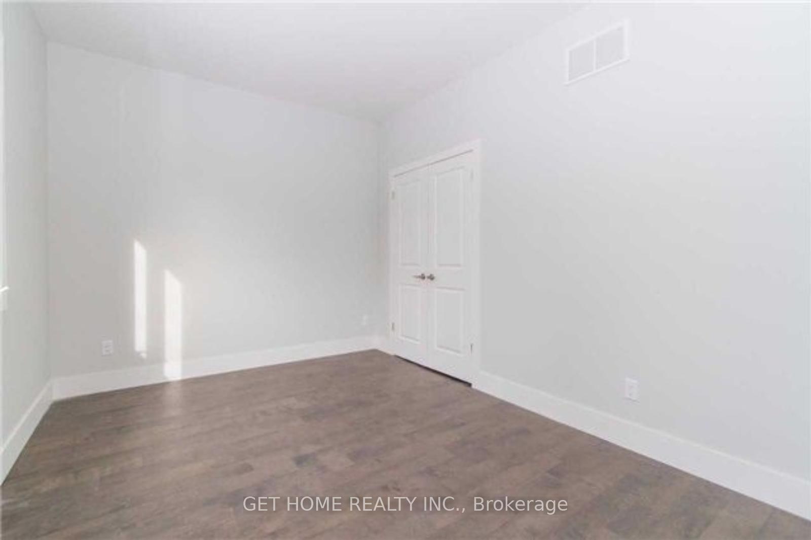 Photo 9 of 1112 Centre Street S, Whitby, Downtown Whitby — HOMEH