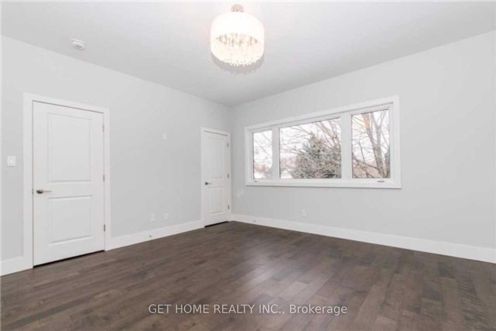 Photo 10 of 1112 Centre Street S, Whitby, Downtown Whitby — HOMEH