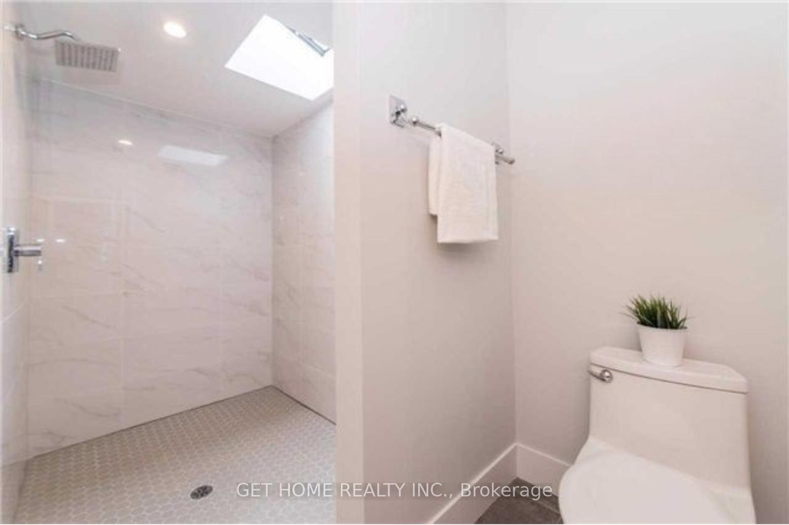 Photo 14 of 1112 Centre Street S, Whitby, Downtown Whitby — HOMEH