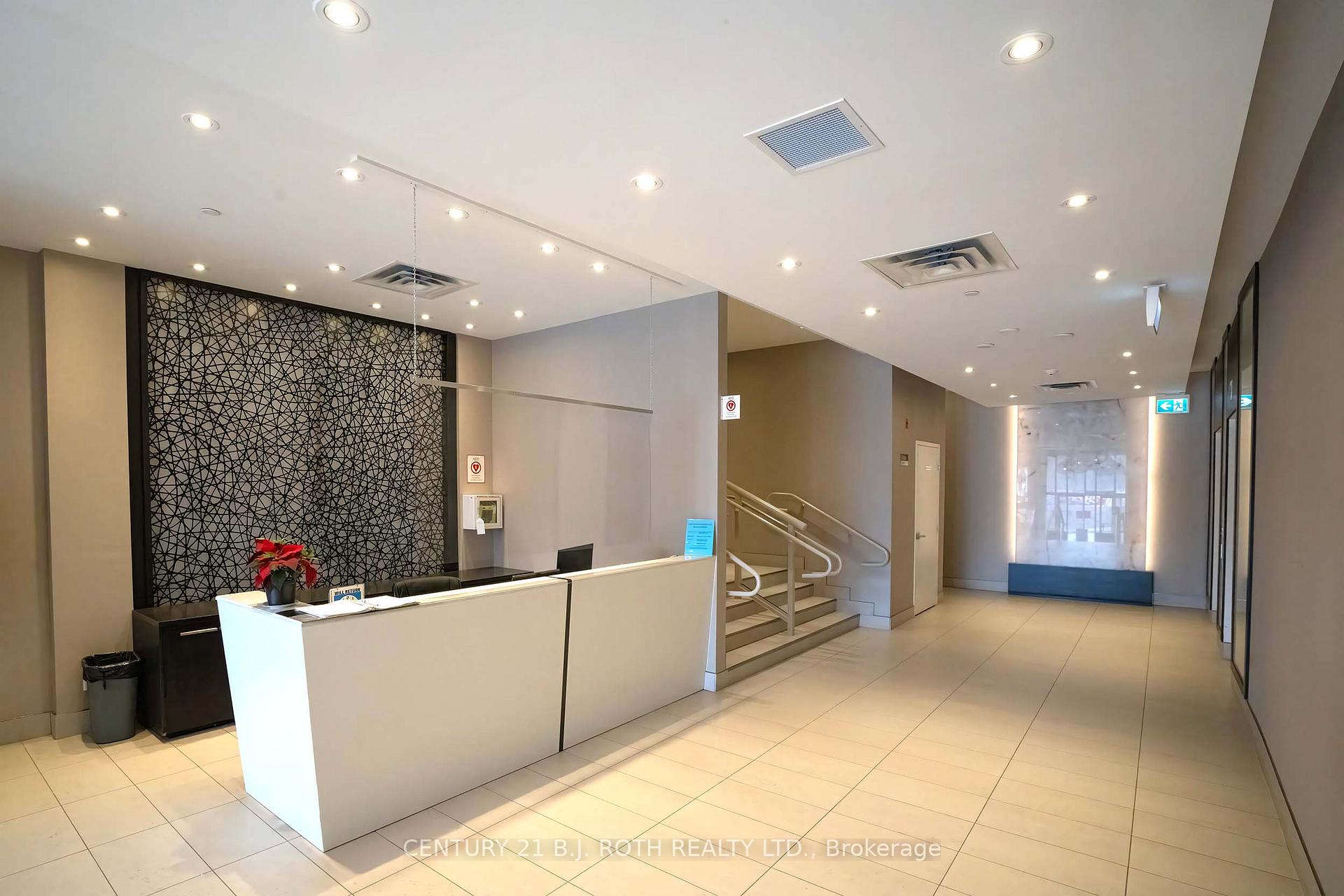 Photo 2 of Unit 313, 15277 Yonge Street S, Aurora, Aurora Village — HOMEH