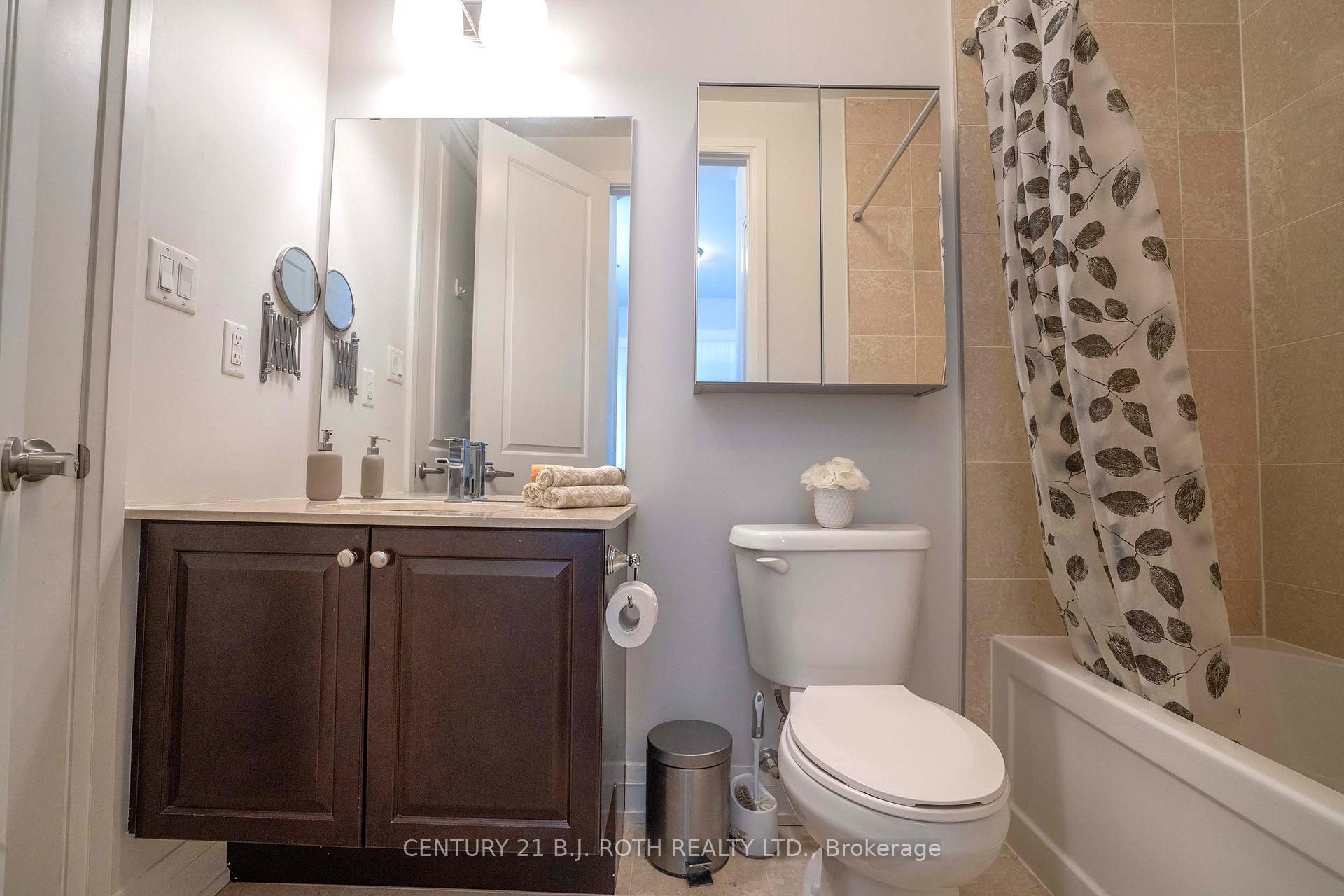 Photo 25 of Unit 313, 15277 Yonge Street S, Aurora, Aurora Village — HOMEH