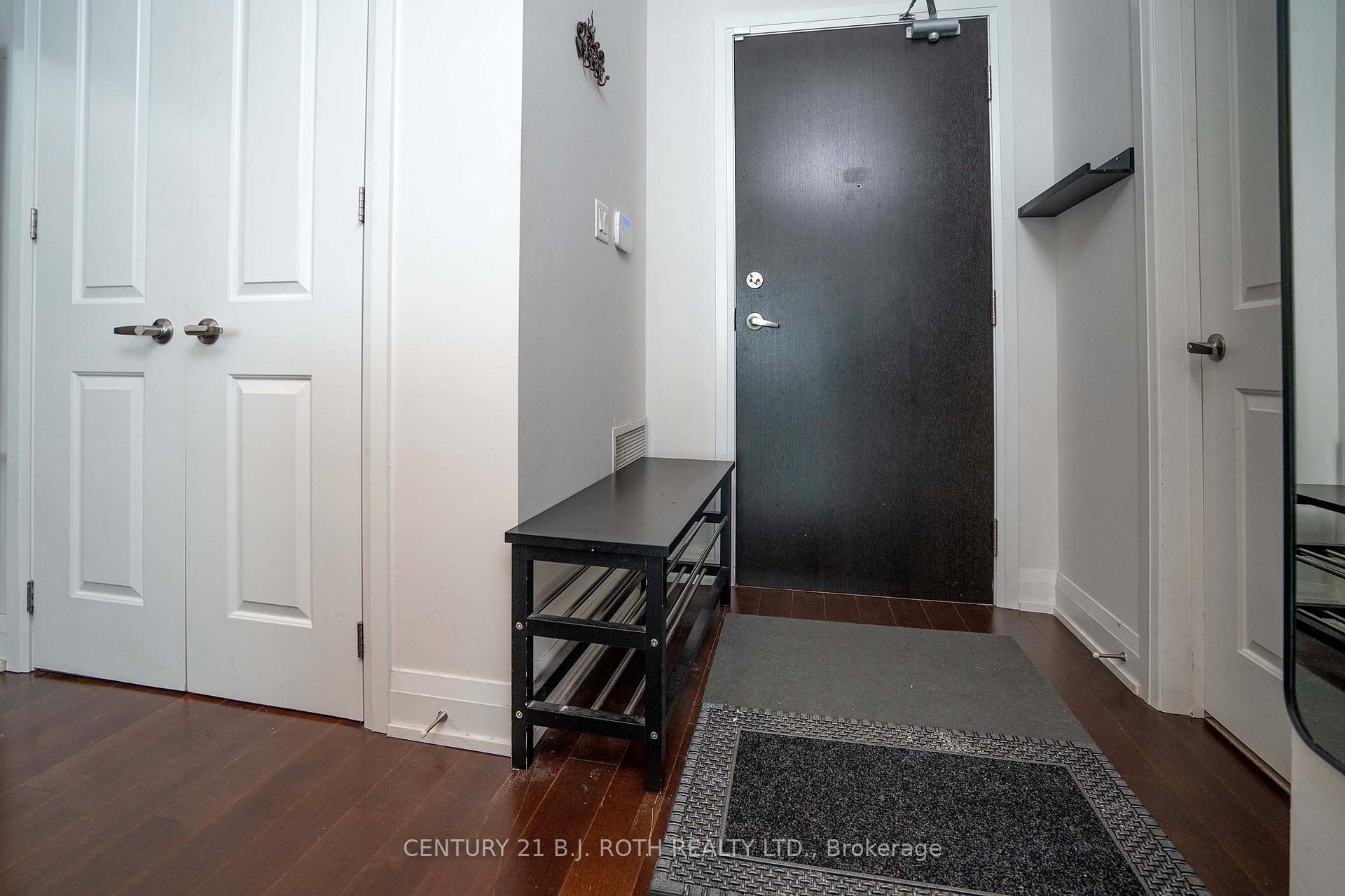 Photo 5 of Unit 313, 15277 Yonge Street S, Aurora, Aurora Village — HOMEH