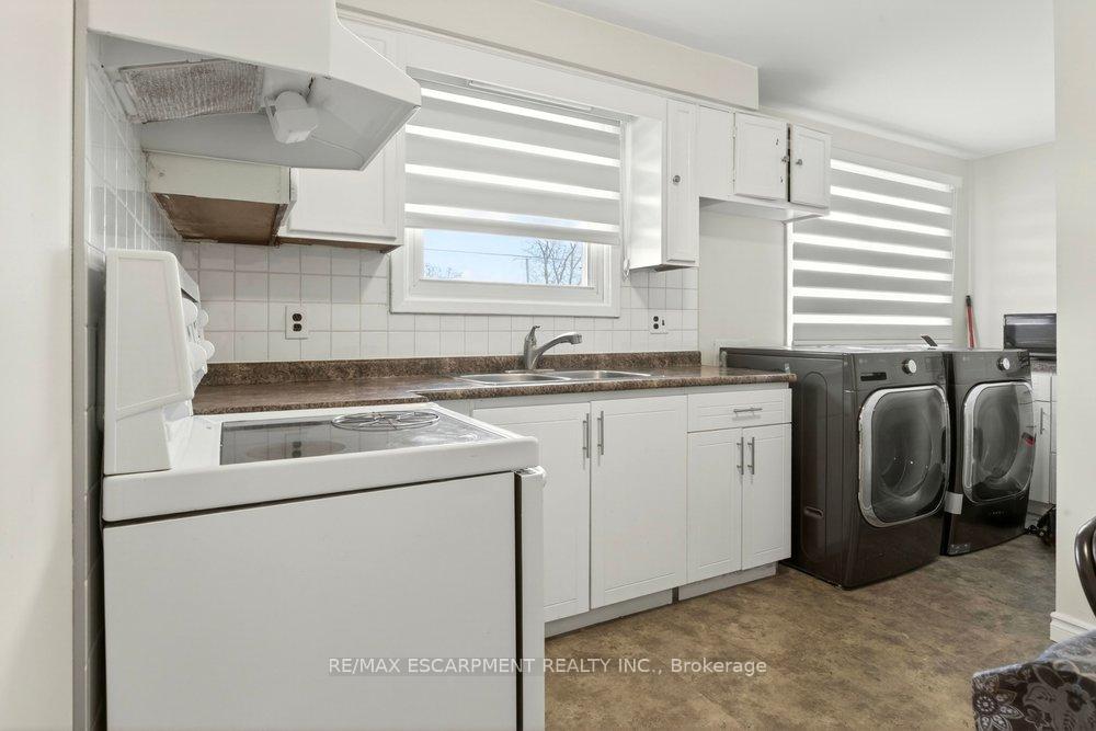 Photo 5 of 20 St. Charles Drive, Thorold, Thorold Downtown — HOMEH
