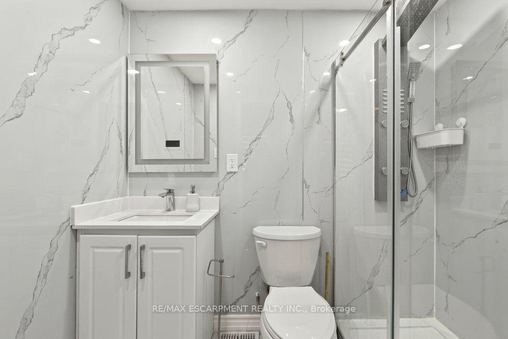 Photo 7 of 20 St. Charles Drive, Thorold, Thorold Downtown — HOMEH
