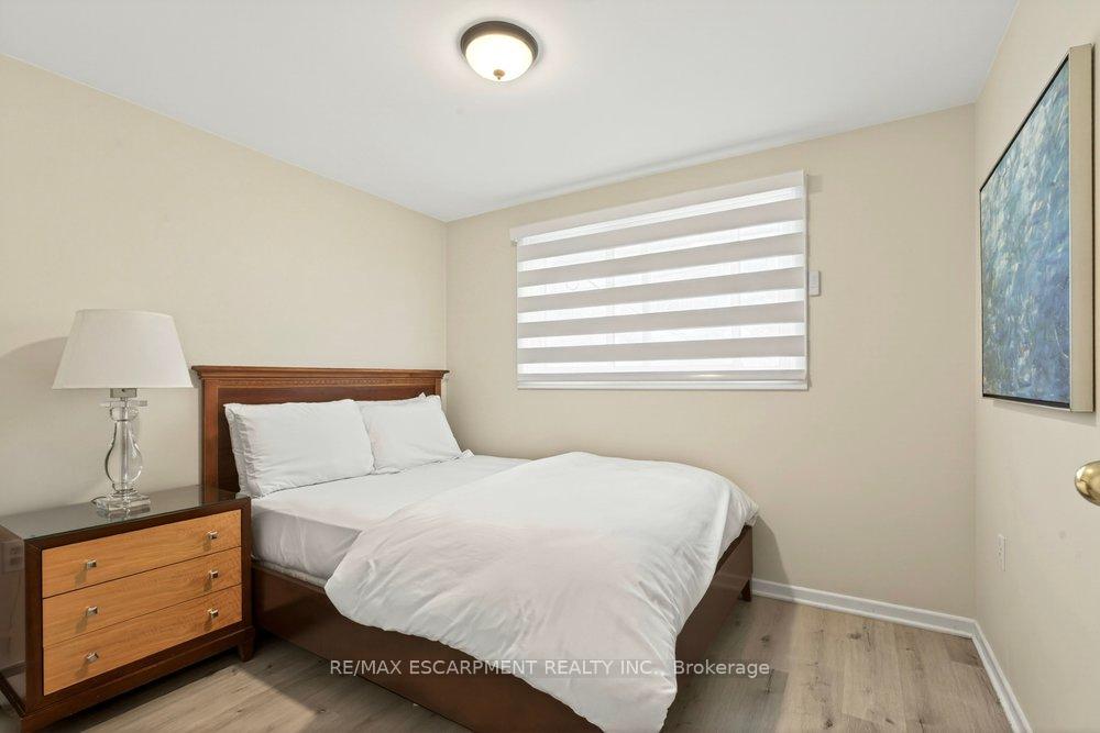 Photo 9 of 20 St. Charles Drive, Thorold, Thorold Downtown — HOMEH