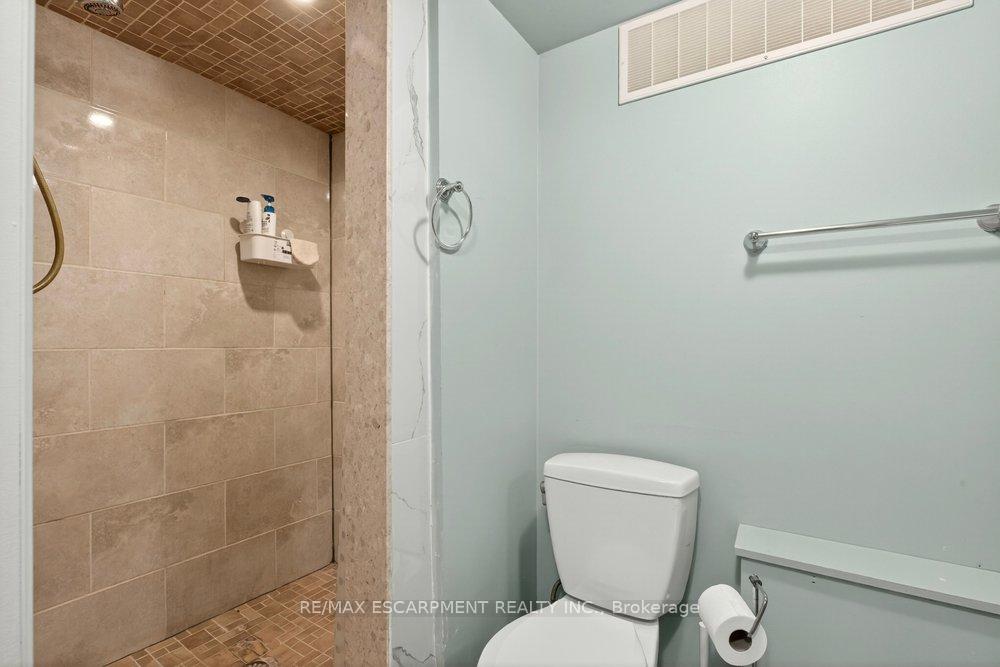 Photo 19 of 20 St. Charles Drive, Thorold, Thorold Downtown — HOMEH