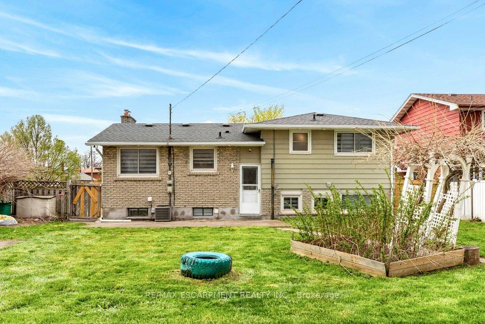 Photo 21 of 20 St. Charles Drive, Thorold, Thorold Downtown — HOMEH