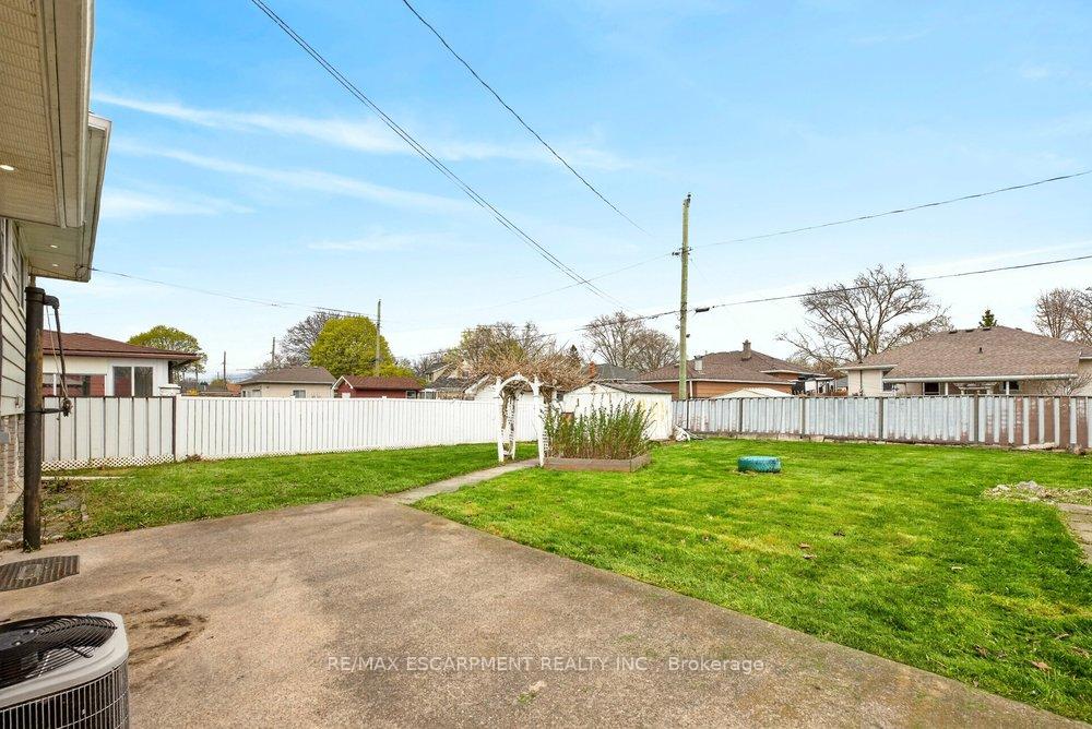 Photo 22 of 20 St. Charles Drive, Thorold, Thorold Downtown — HOMEH