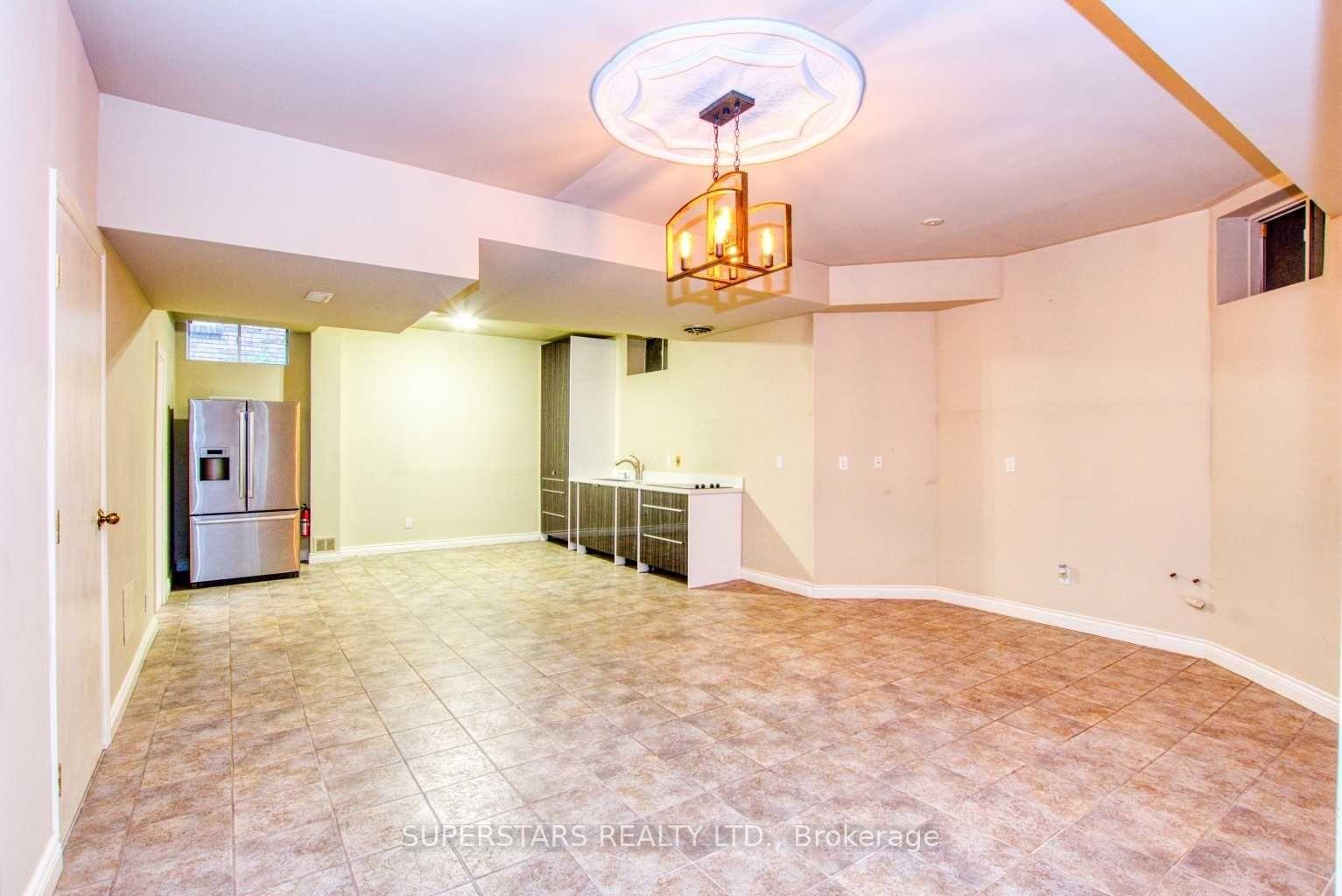Photo 4 of Unit Bsmt, 8 Huronia Place, Vaughan, East Woodbridge — HOMEH