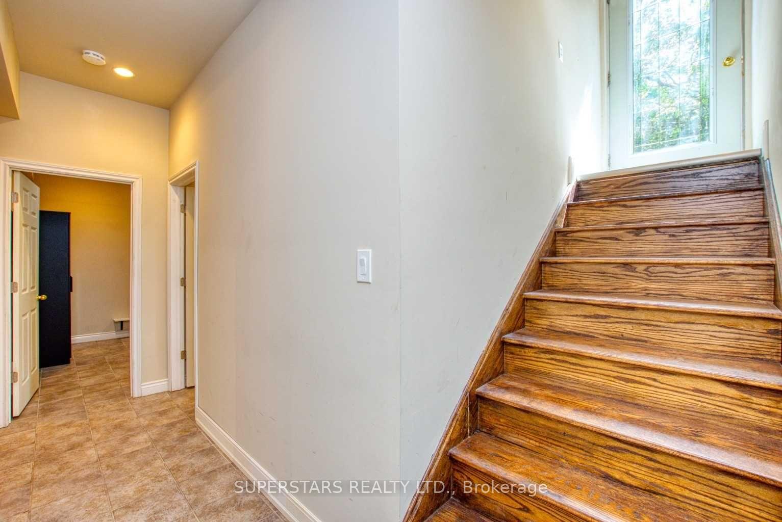 Photo 7 of Unit Bsmt, 8 Huronia Place, Vaughan, East Woodbridge — HOMEH