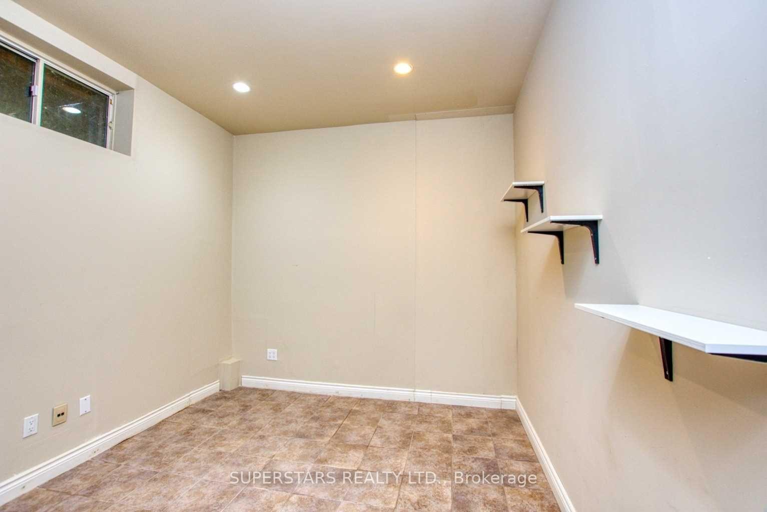 Photo 12 of Unit Bsmt, 8 Huronia Place, Vaughan, East Woodbridge — HOMEH