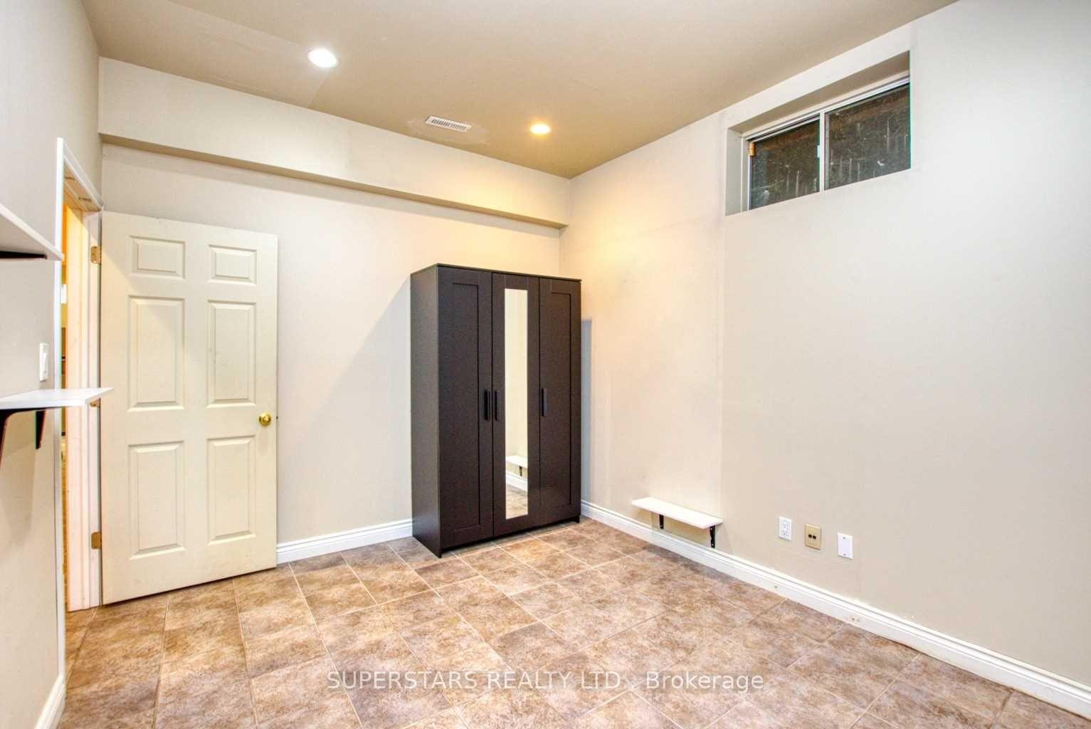 Photo 14 of Unit Bsmt, 8 Huronia Place, Vaughan, East Woodbridge — HOMEH
