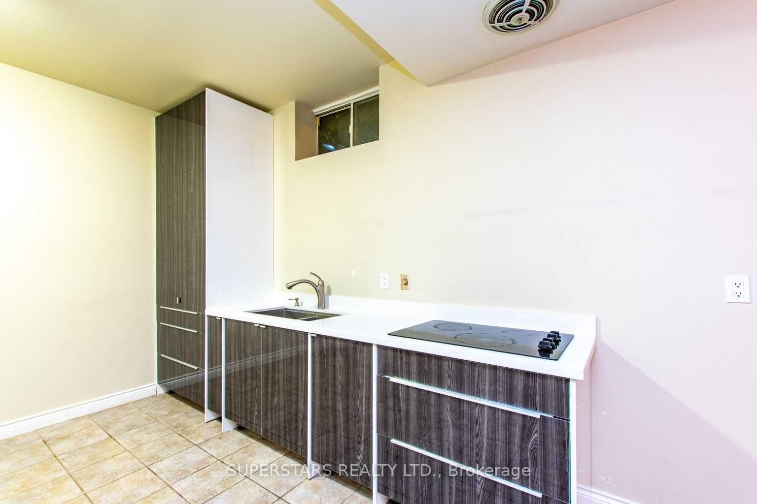 Photo 19 of Unit Bsmt, 8 Huronia Place, Vaughan, East Woodbridge — HOMEH