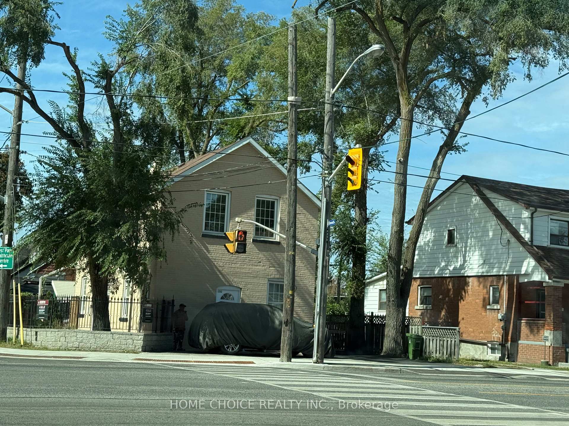 Photo of 1232 Jane Street