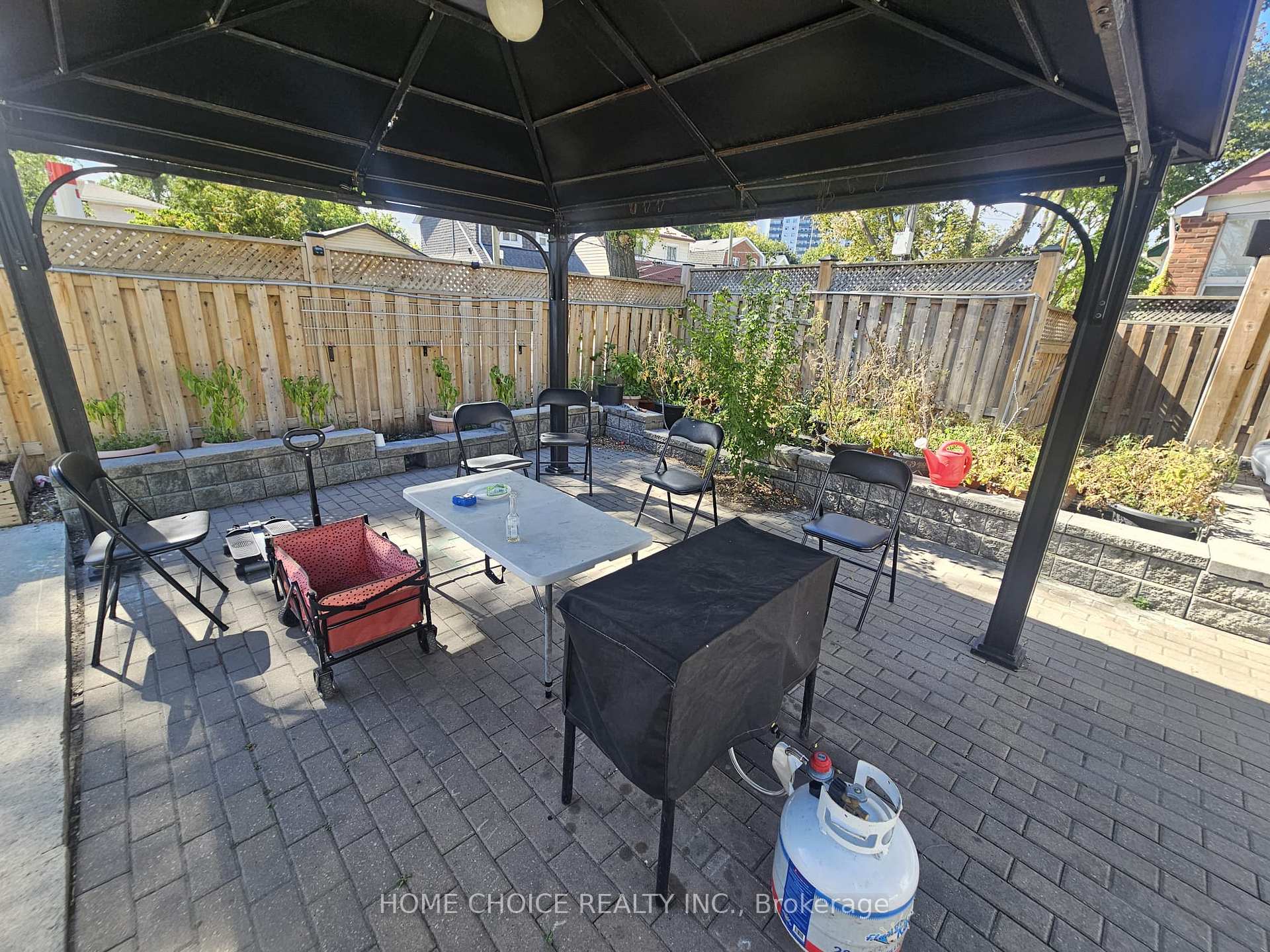 Photo 7 of 1232 Jane Street, North York, Mount Dennis — HOMEH