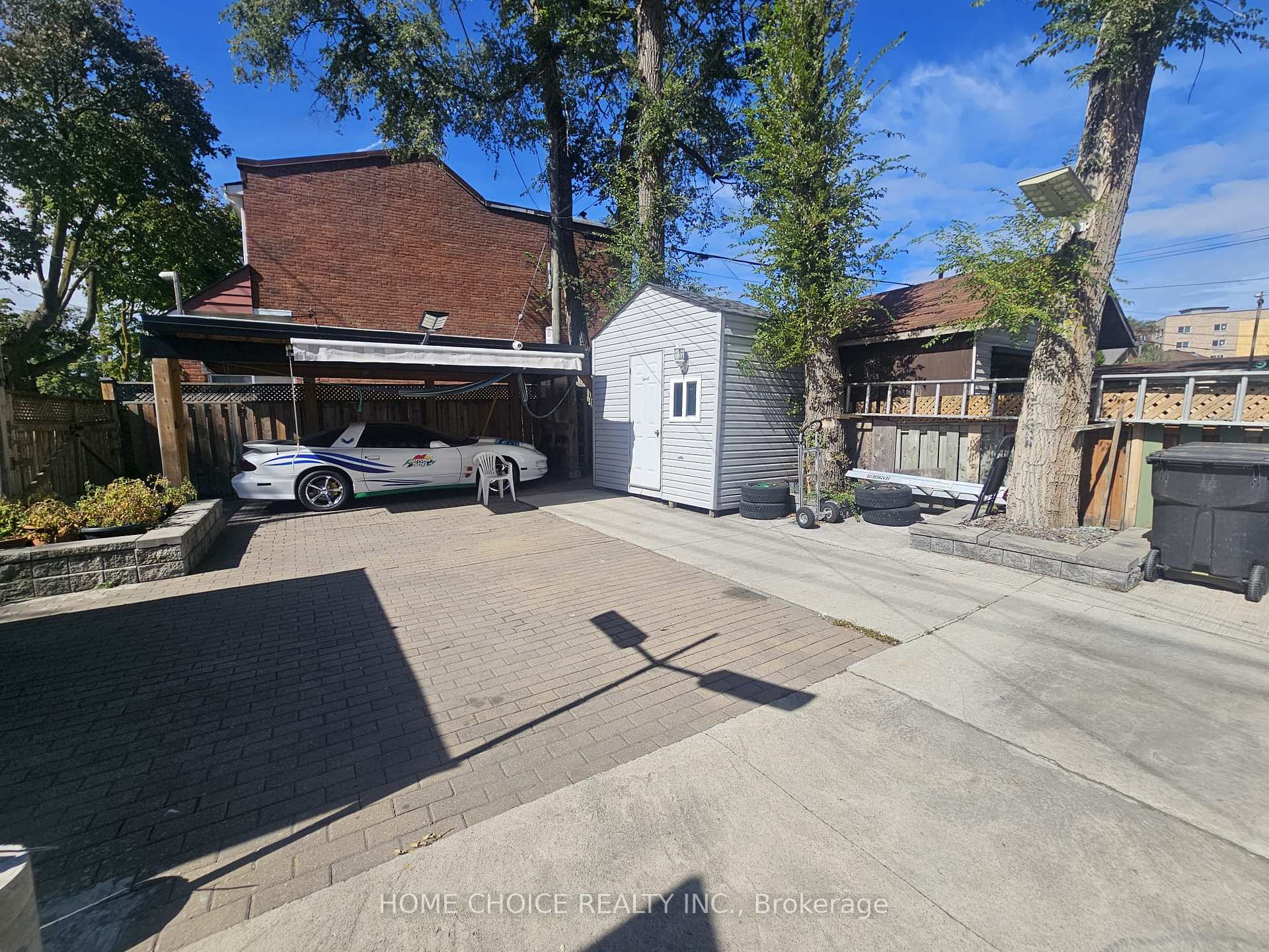 Photo 9 of 1232 Jane Street, North York, Mount Dennis — HOMEH