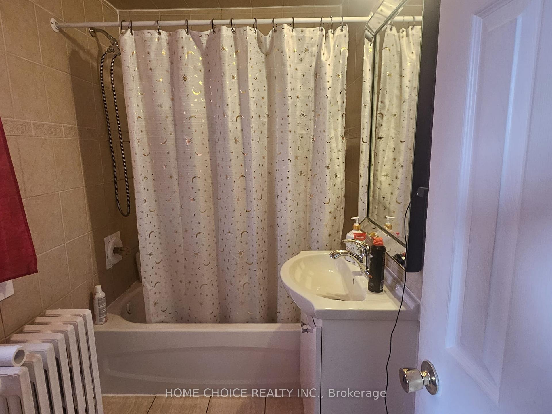 Photo 14 of 1232 Jane Street, North York, Mount Dennis — HOMEH