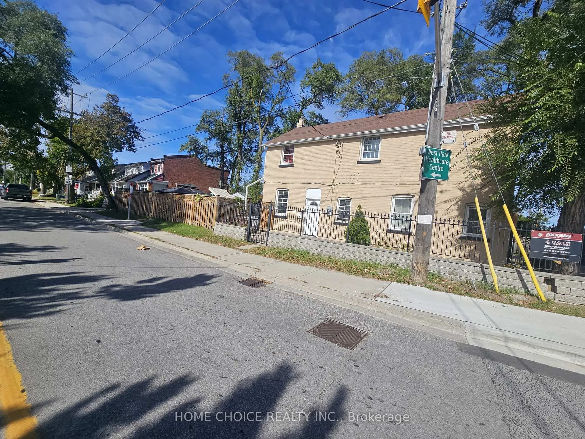 Photo 2 of 1232 Jane Street, North York, Mount Dennis — HOMEH