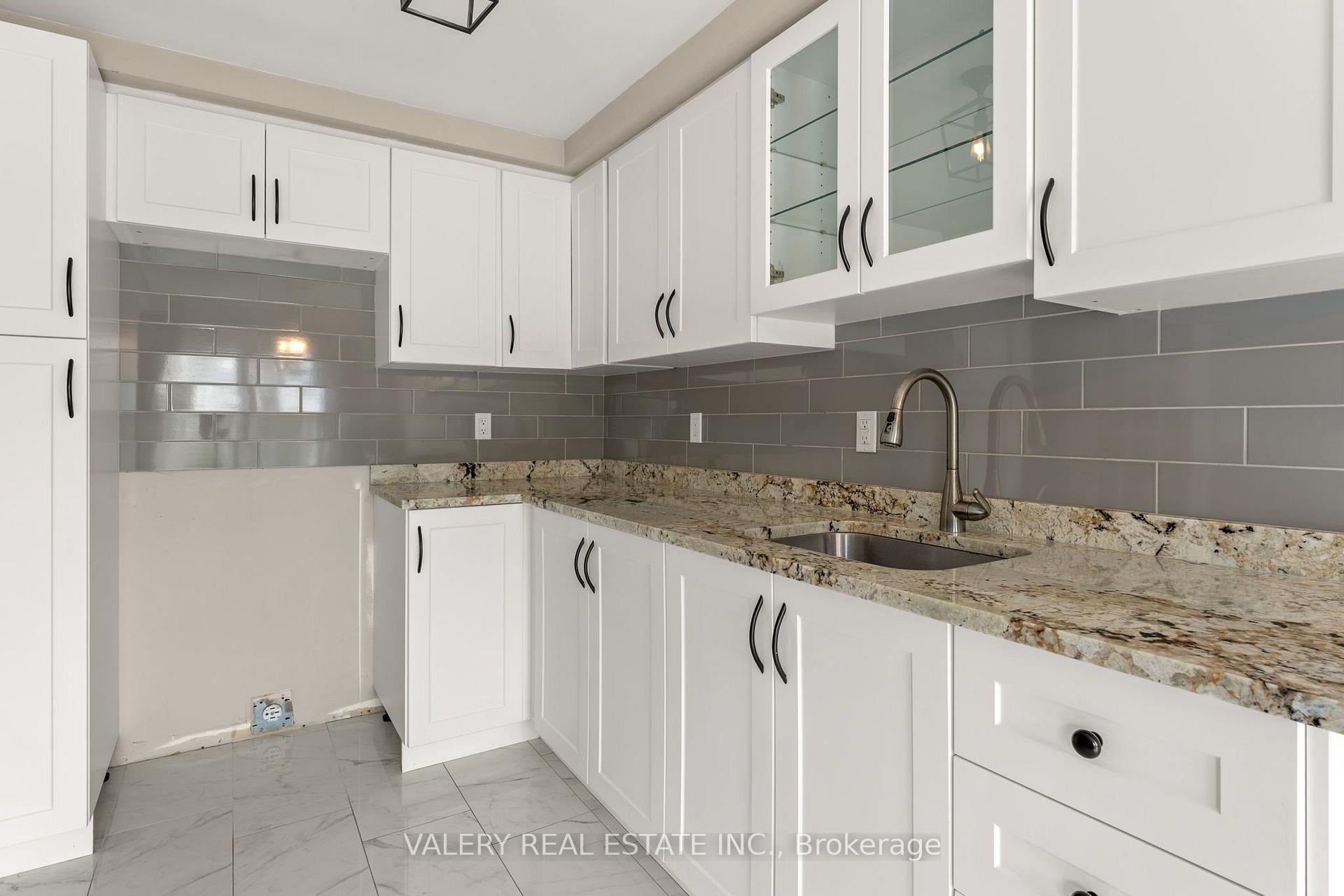 Photo 4 of 108 Tait Crescent, Centre Wellington, Fergus — HOMEH