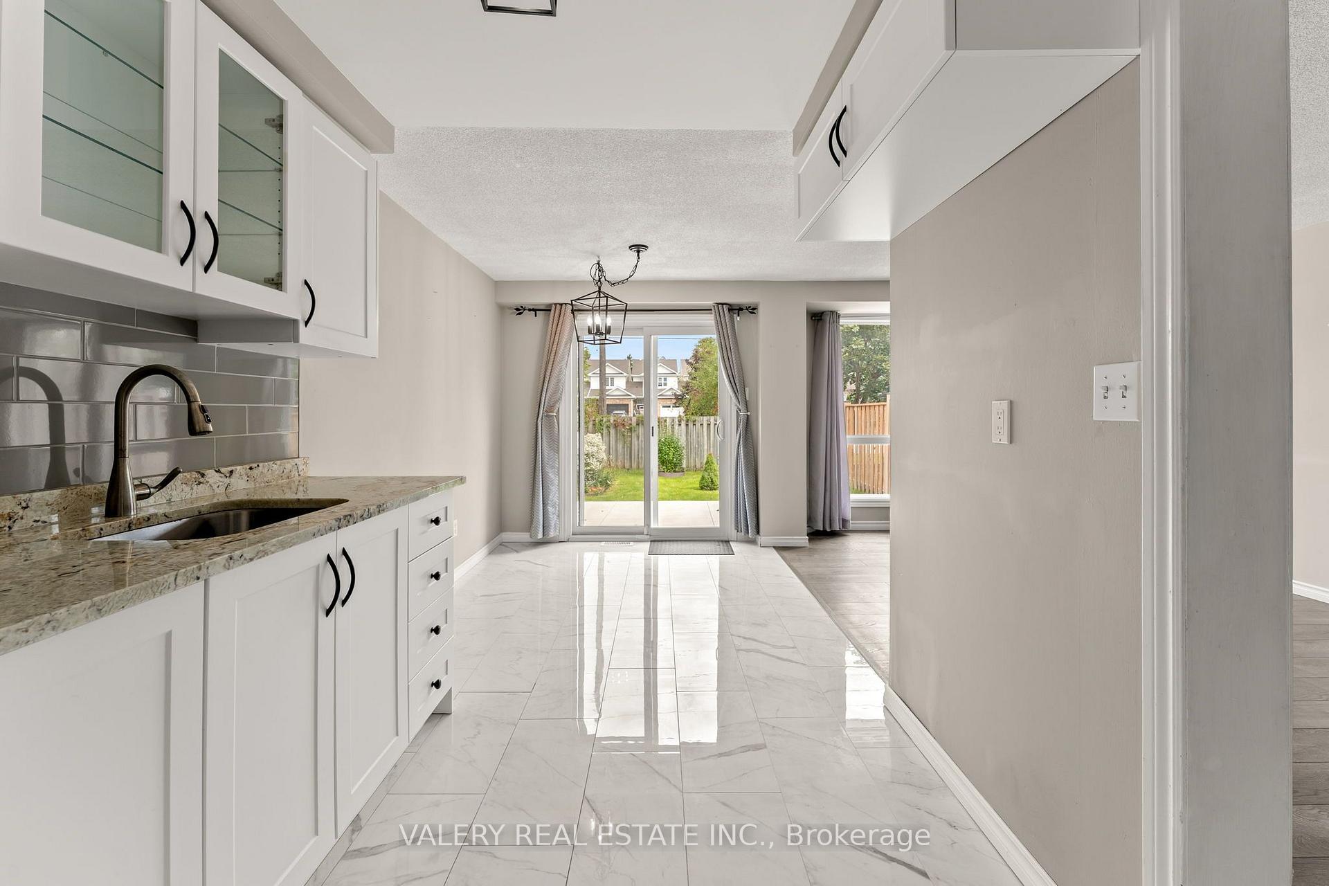 Photo 5 of 108 Tait Crescent, Centre Wellington, Fergus — HOMEH