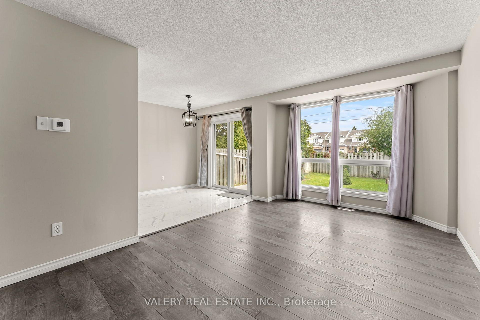 Photo 10 of 108 Tait Crescent, Centre Wellington, Fergus — HOMEH
