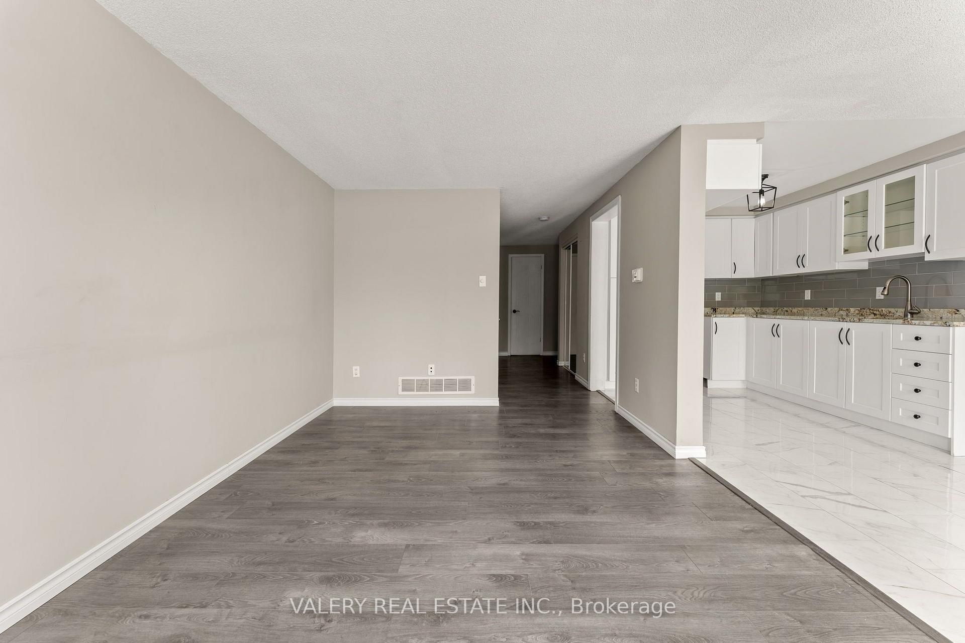 Photo 12 of 108 Tait Crescent, Centre Wellington, Fergus — HOMEH