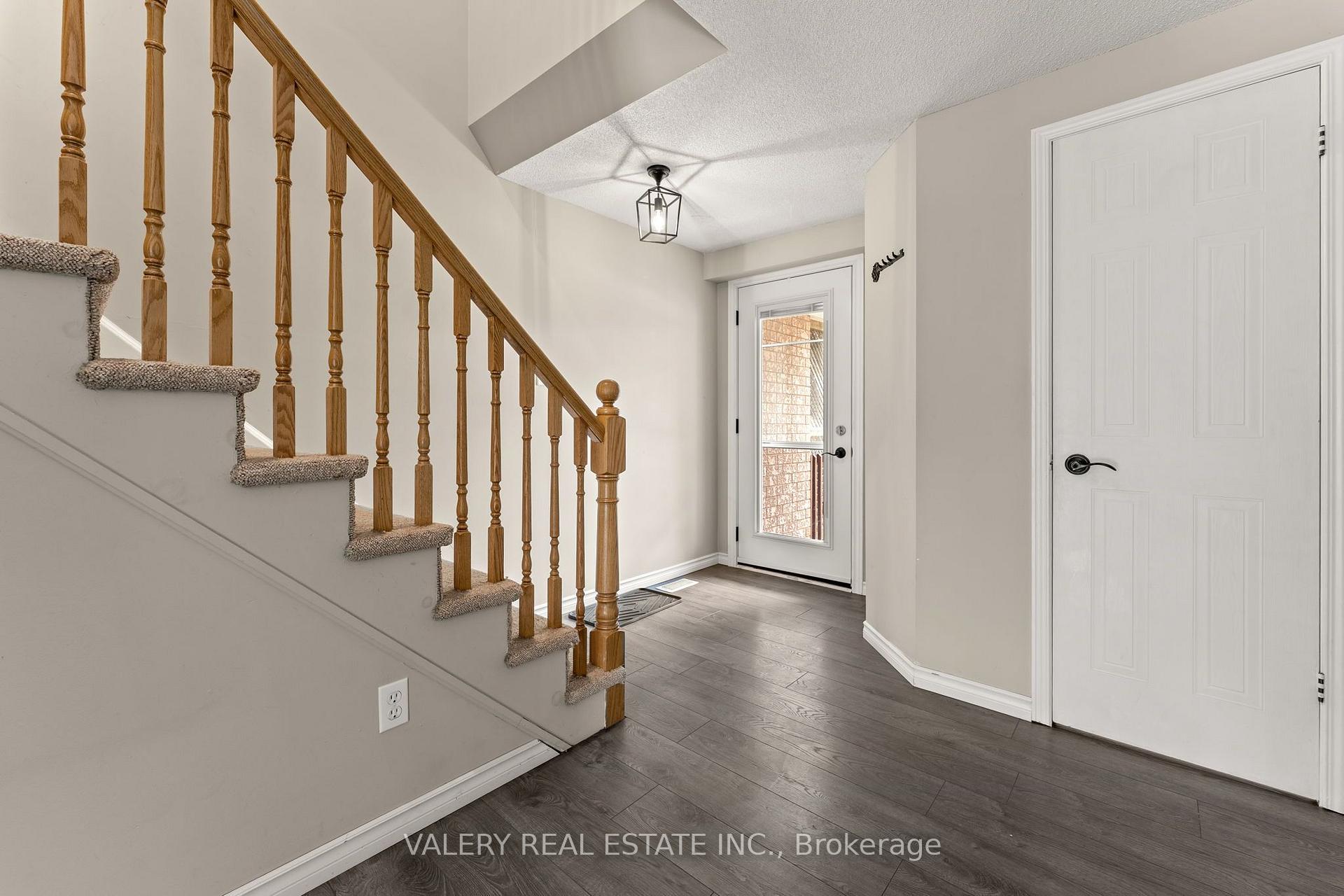 Photo 13 of 108 Tait Crescent, Centre Wellington, Fergus — HOMEH