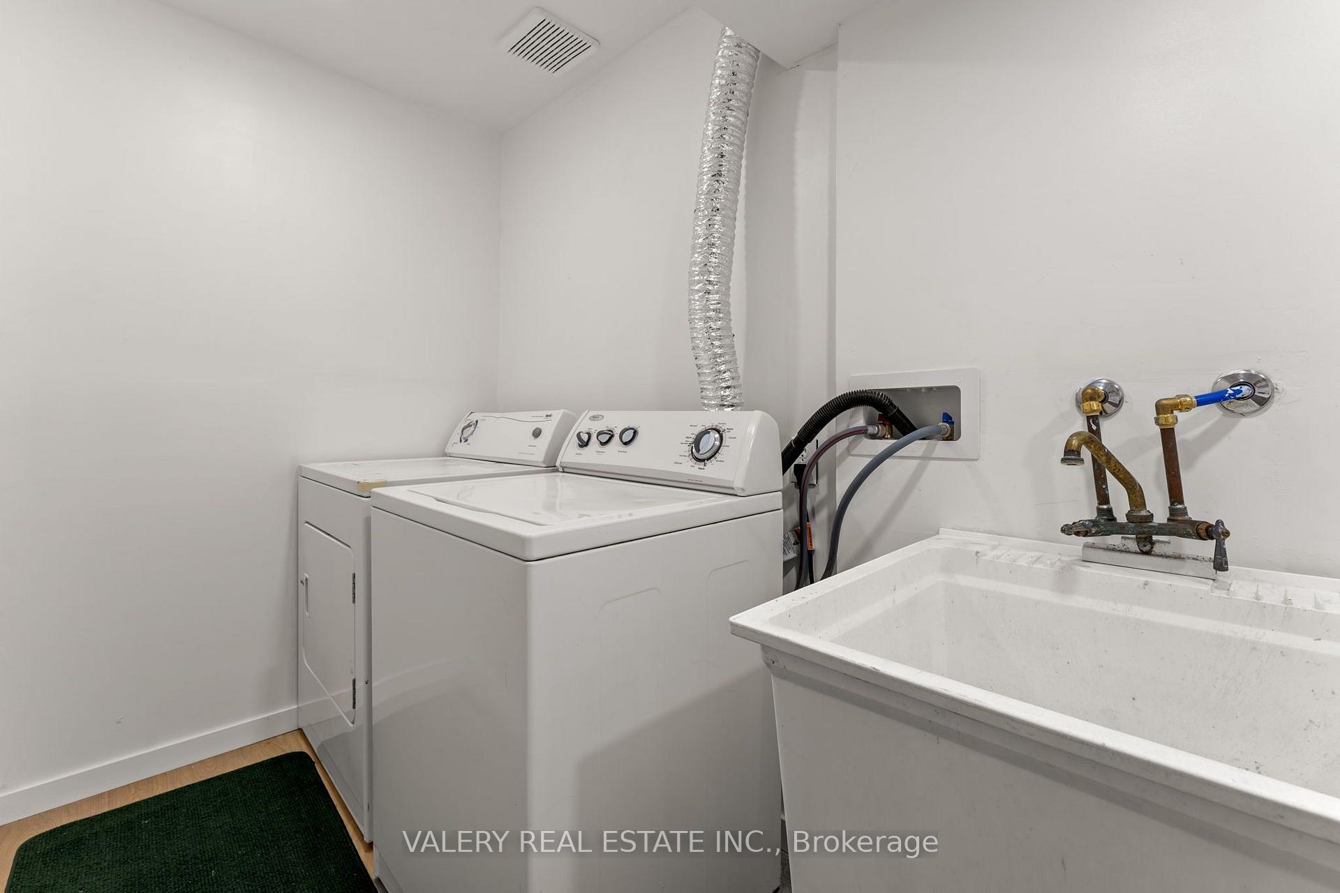 Photo 31 of 108 Tait Crescent, Centre Wellington, Fergus — HOMEH